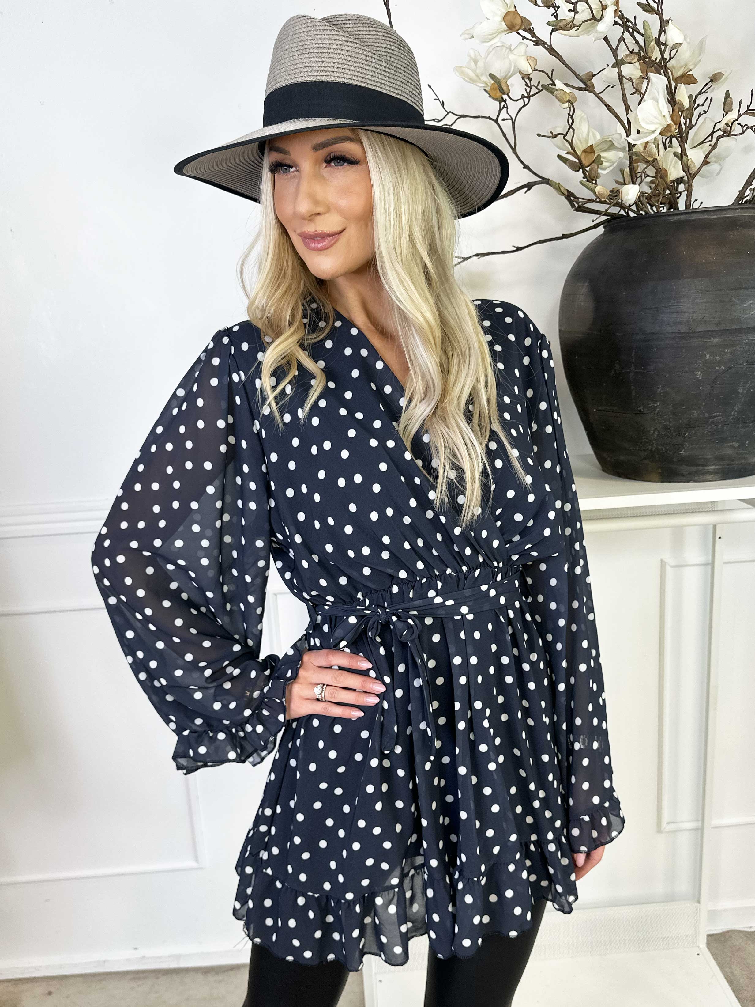 Adelina - Lang tunika i chiffon med flæser