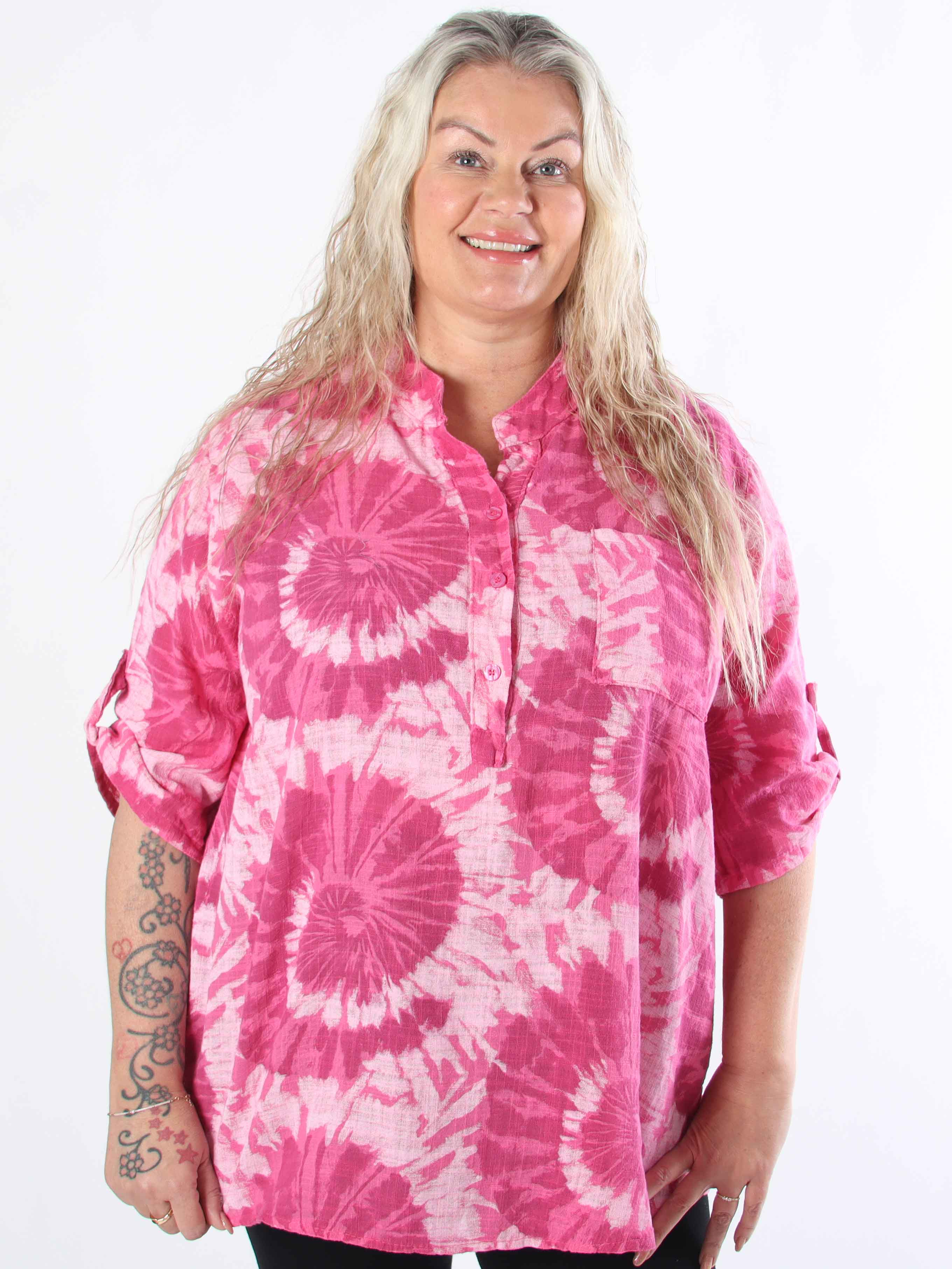 Akella - Mønstret plus size skjorte i let bomuldsstof