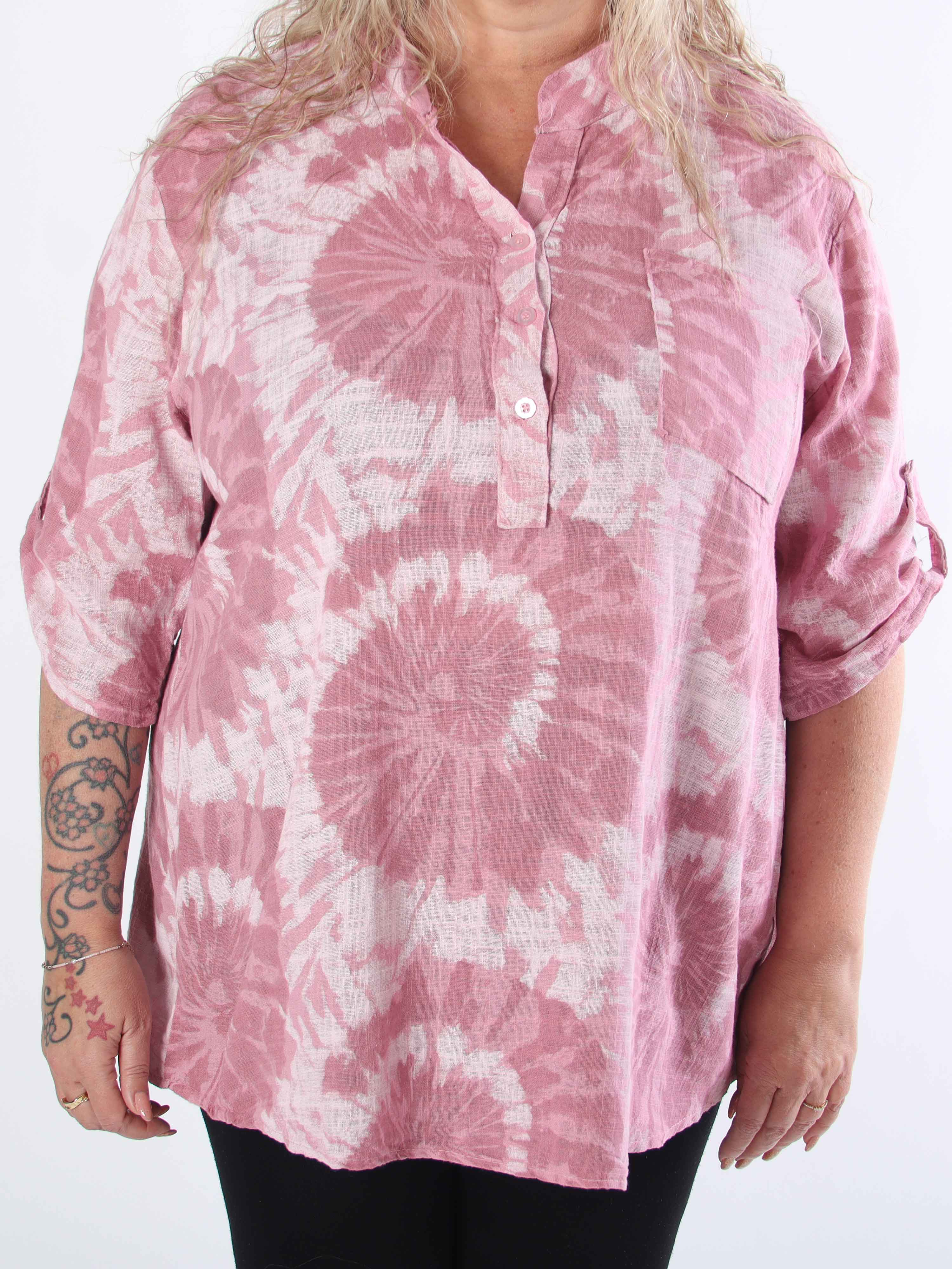 Akella - Mønstret plus size skjorte i let bomuldsstof