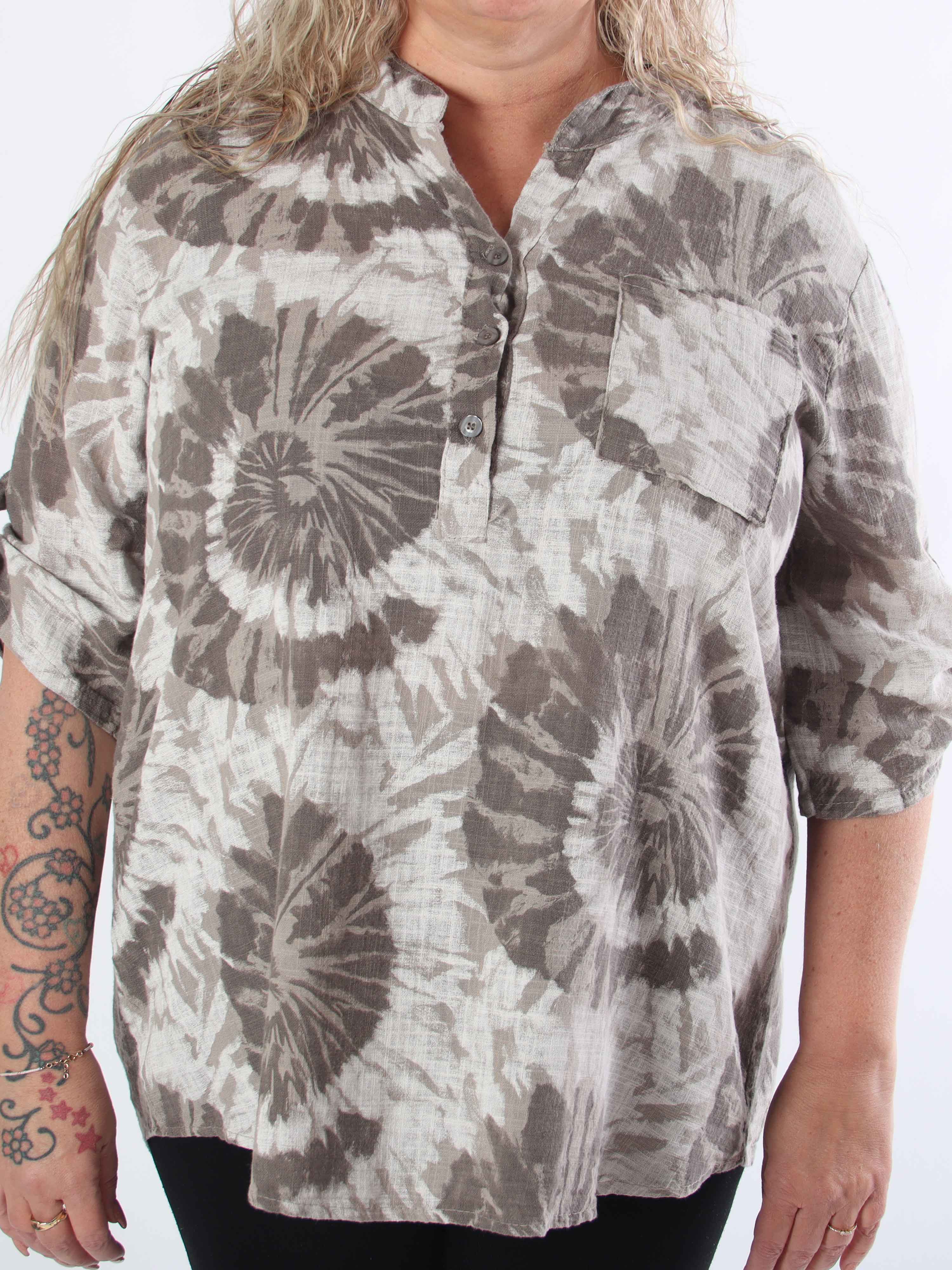 Akella - Mønstret plus size skjorte i let bomuldsstof