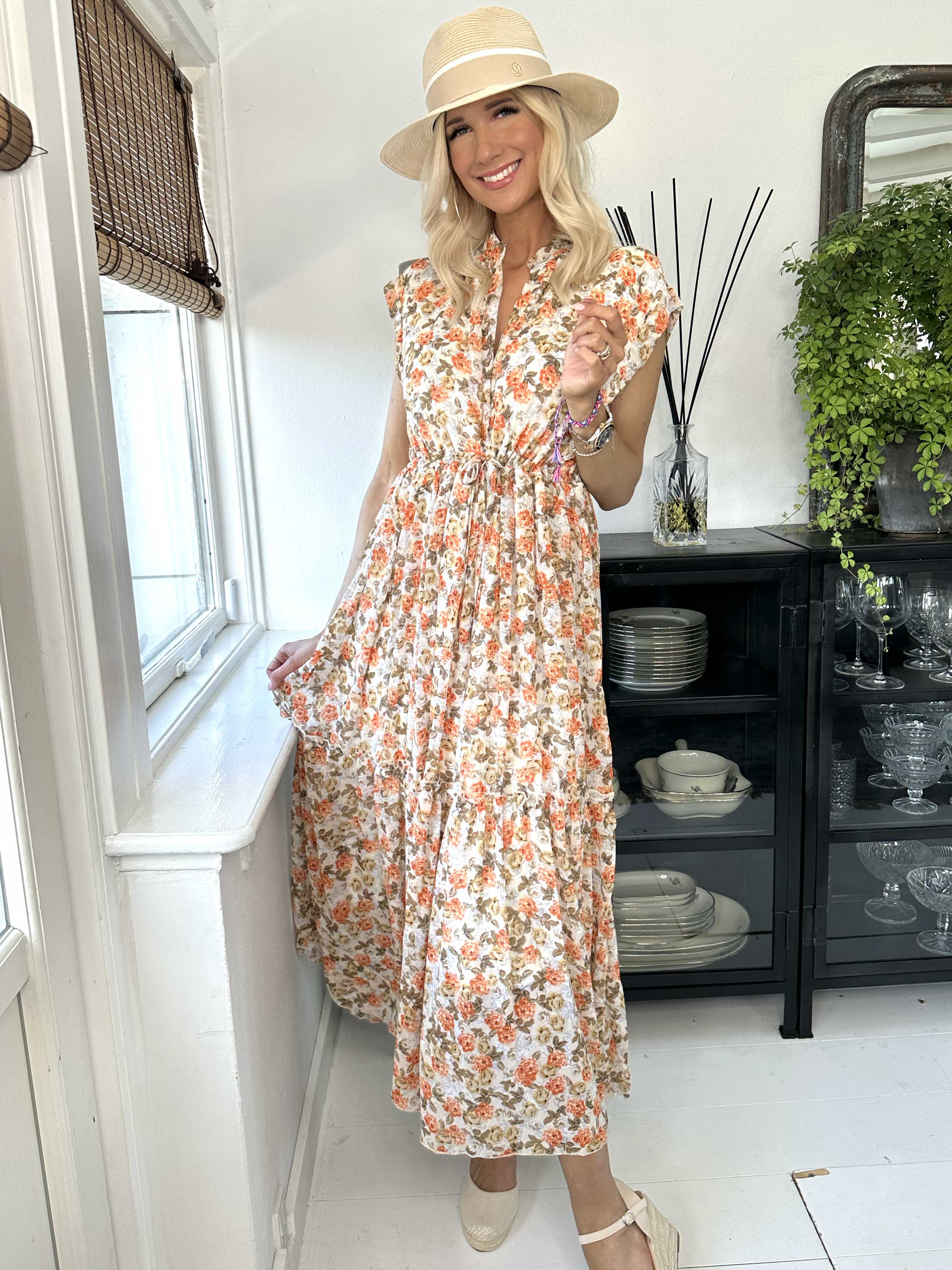 Alberte - Sød sommerkjole i chiffon med blomsterprint