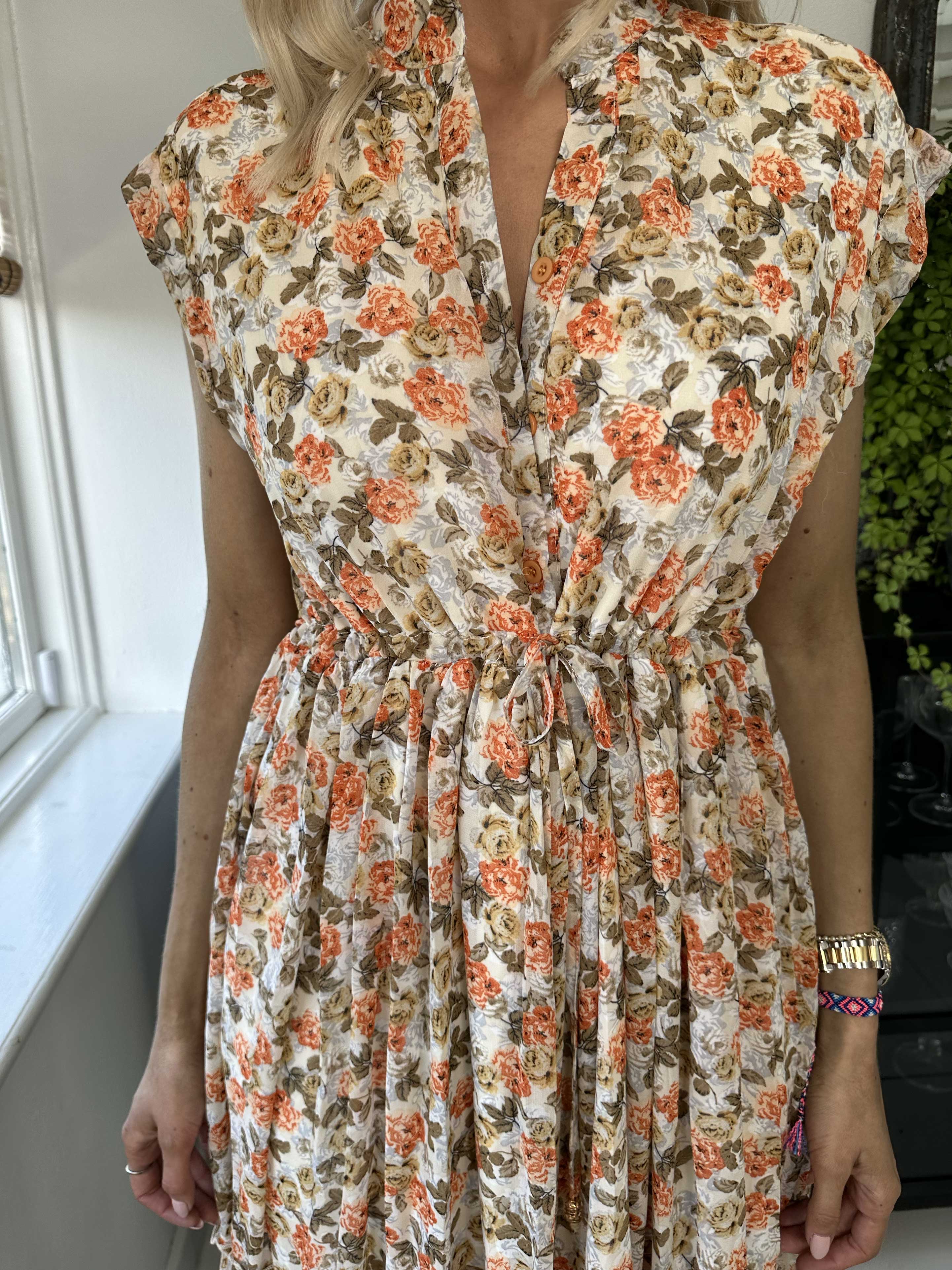 Alberte - Sød sommerkjole i chiffon med blomsterprint