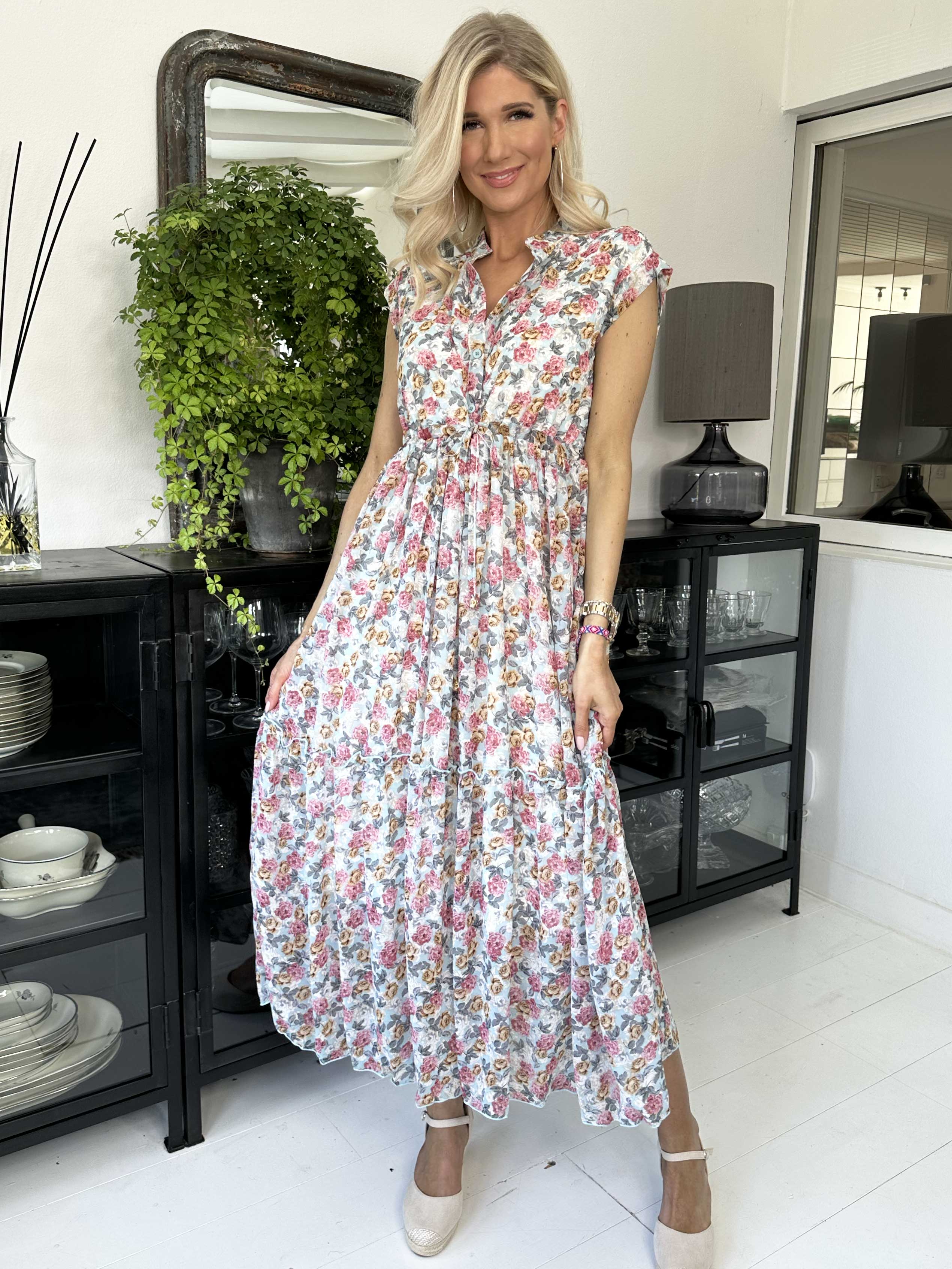 Alberte - Sød sommerkjole i chiffon med blomsterprint