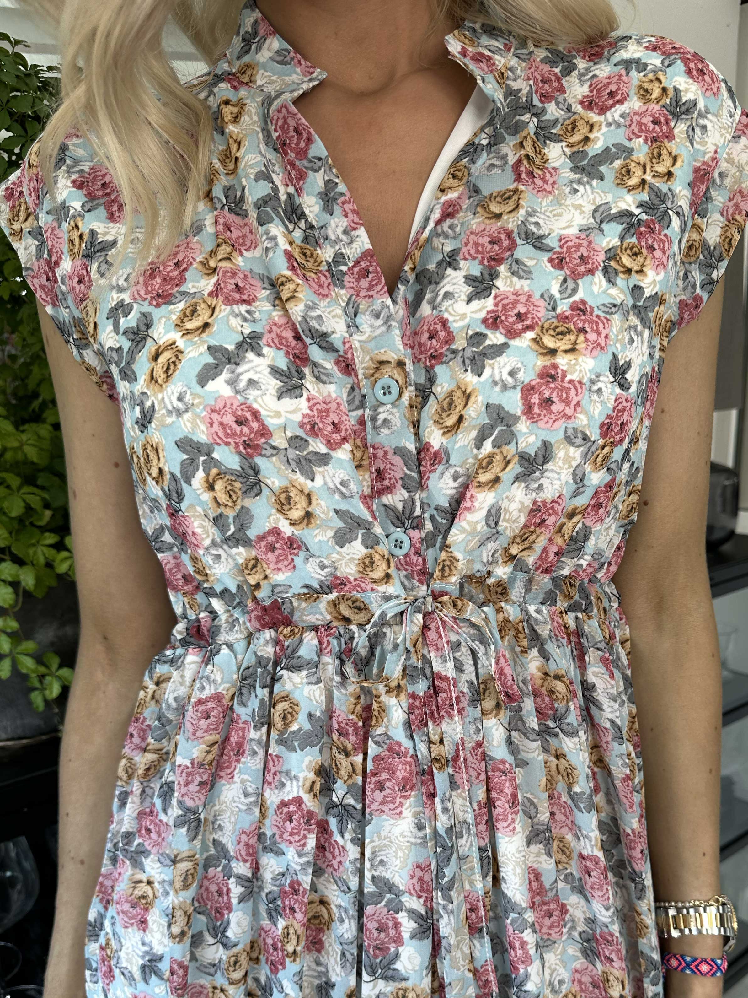 Alberte - Sød sommerkjole i chiffon med blomsterprint