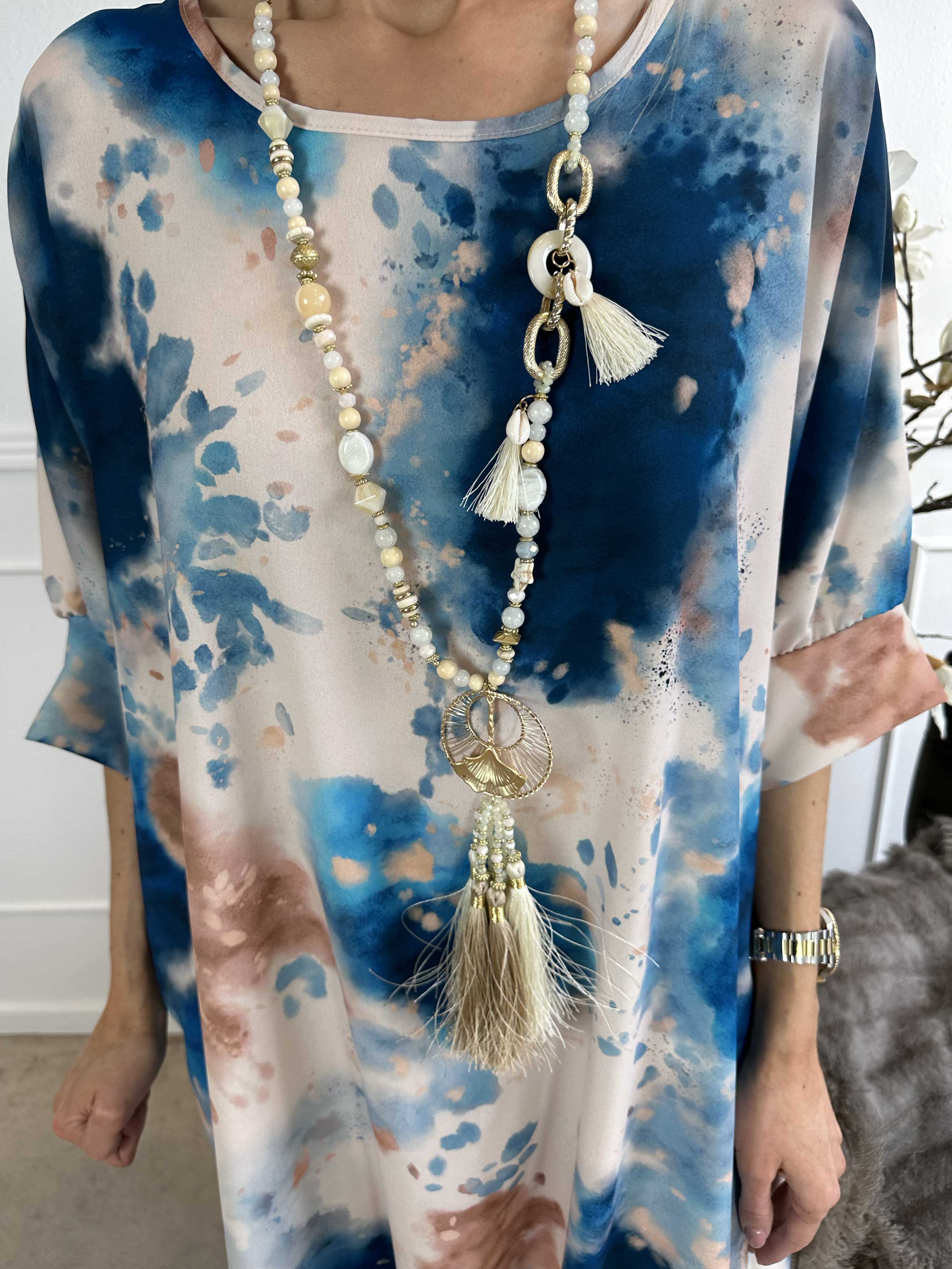 Alfrida - Batikmønstret kjole i løs pasform