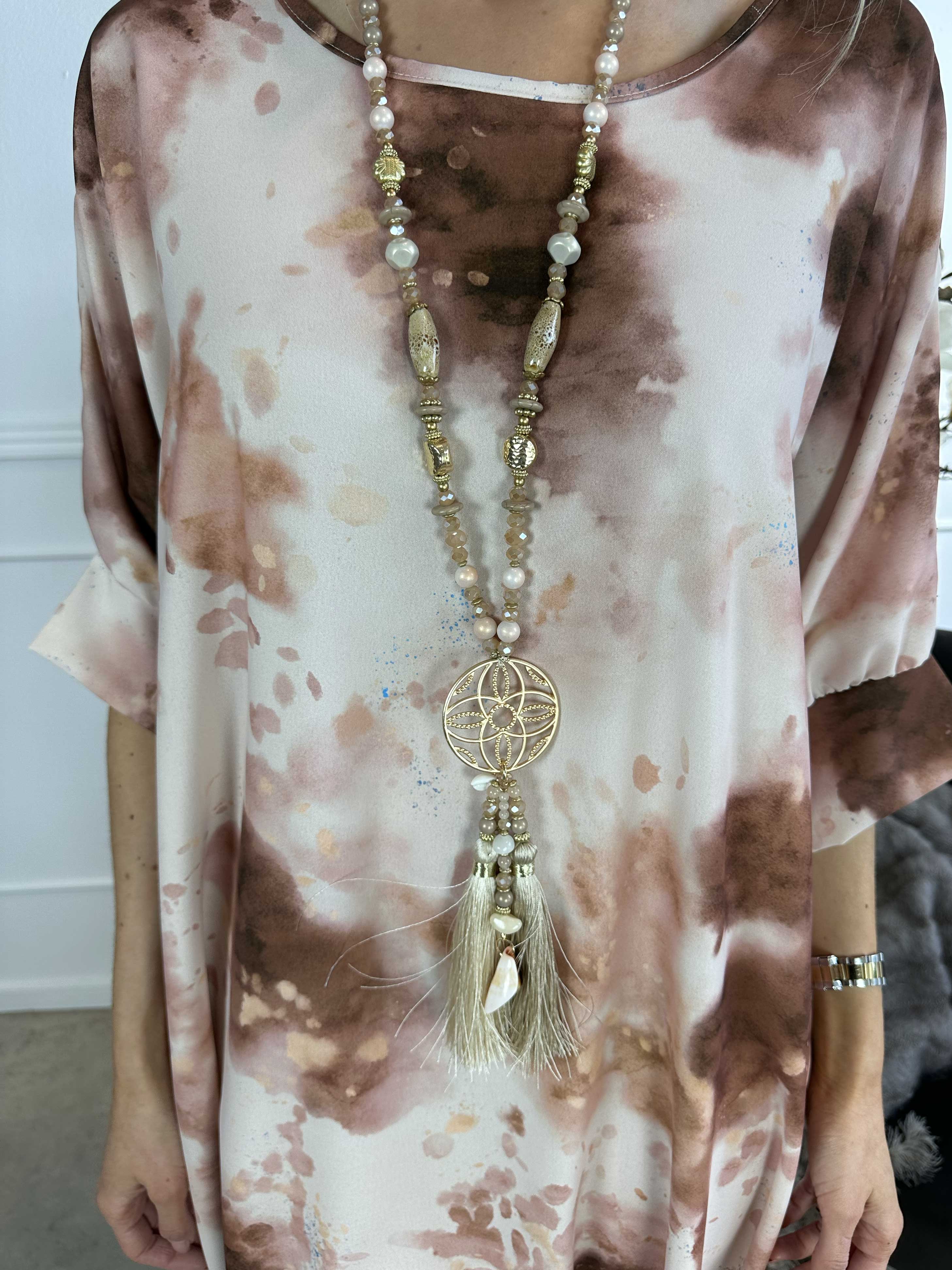 Alfrida - Batikmønstret kjole i løs pasform