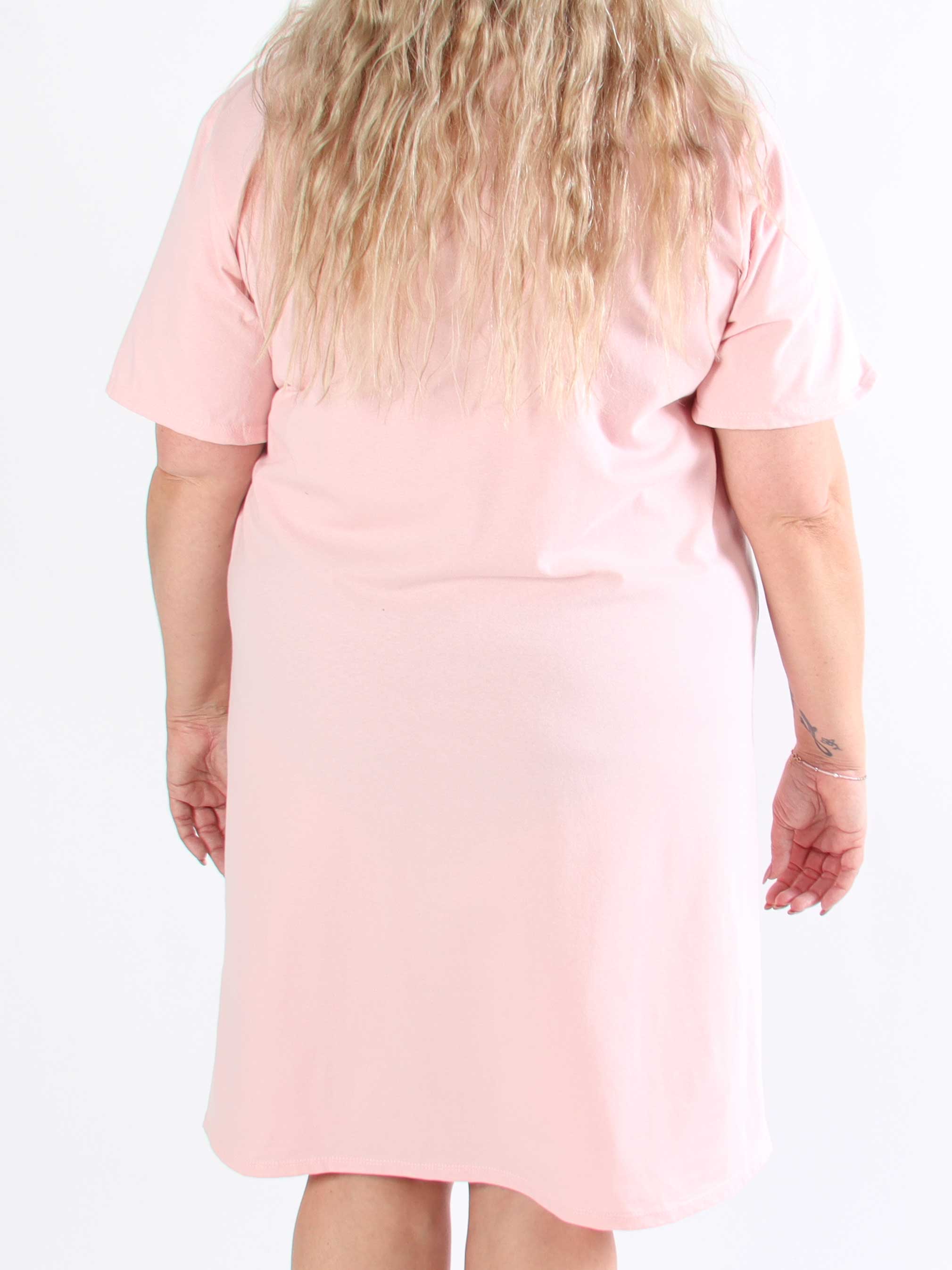 Alice - Plus size kjole i bomuld med Paris stående på brystet