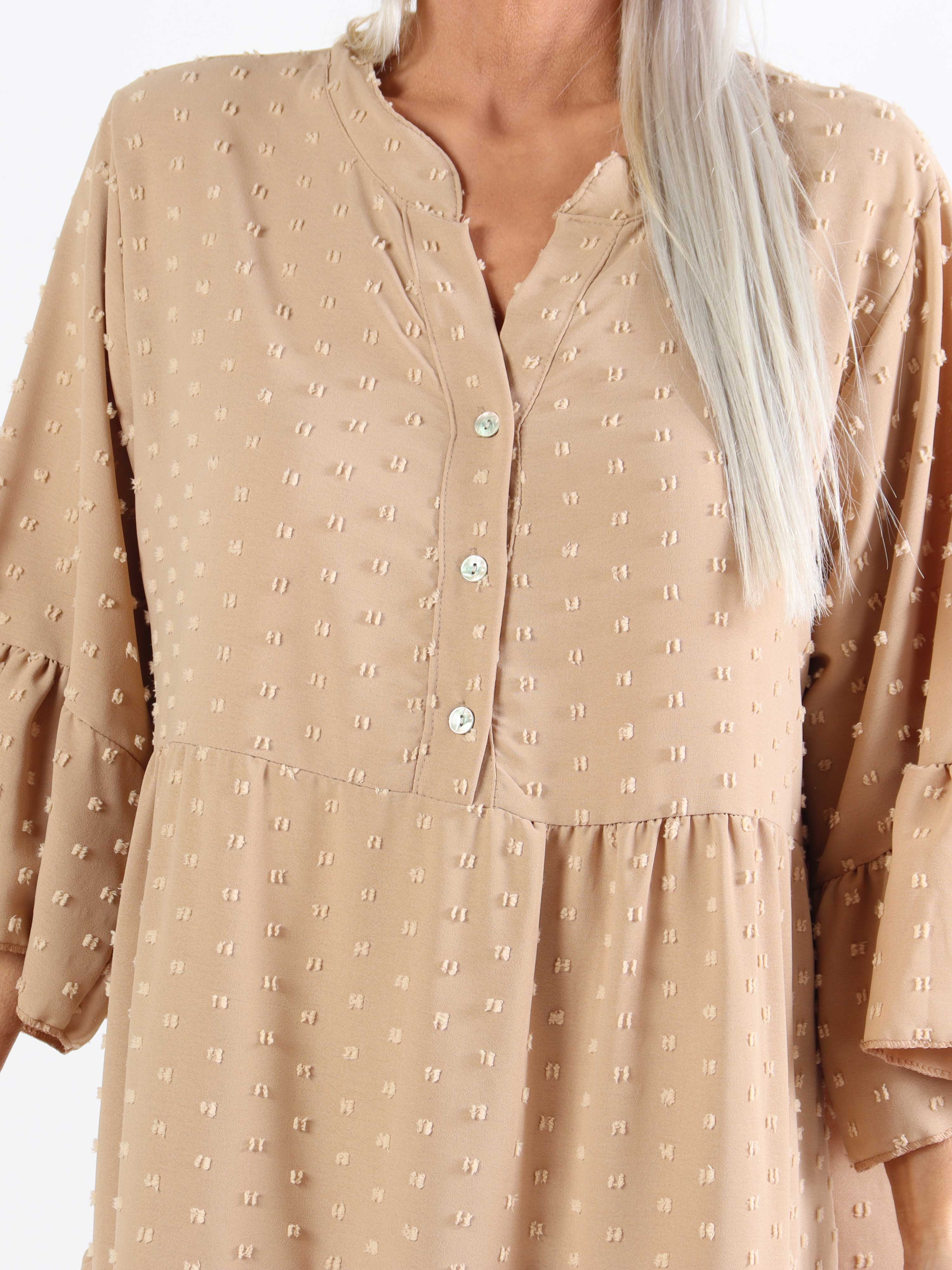 Amanda - Feminin plus size kjole med søde ærmer