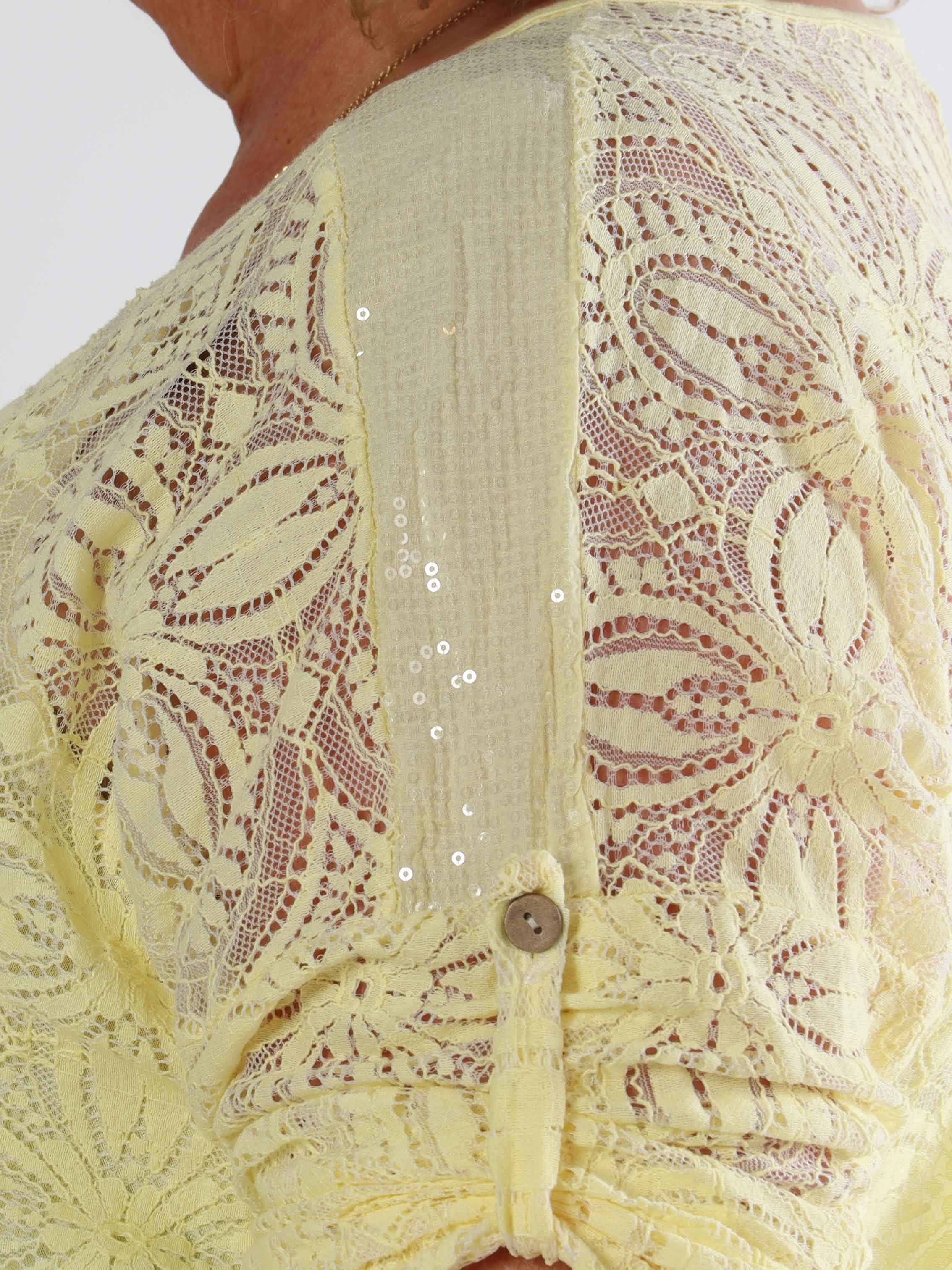 Arianna - Sød plus size blondekjole i bomuld med blød underkjole