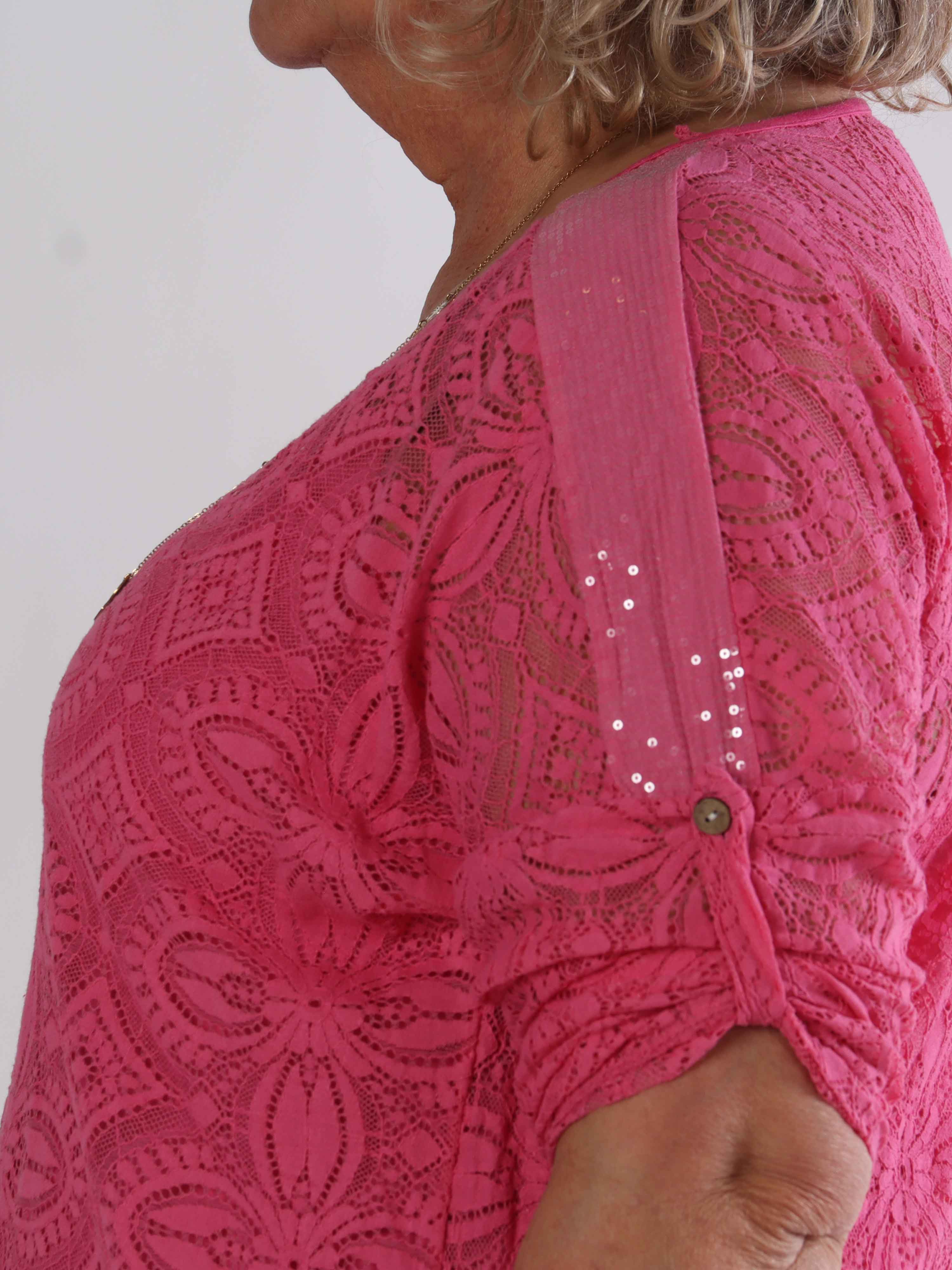 Arianna - Sød plus size blondekjole i bomuld med blød underkjole