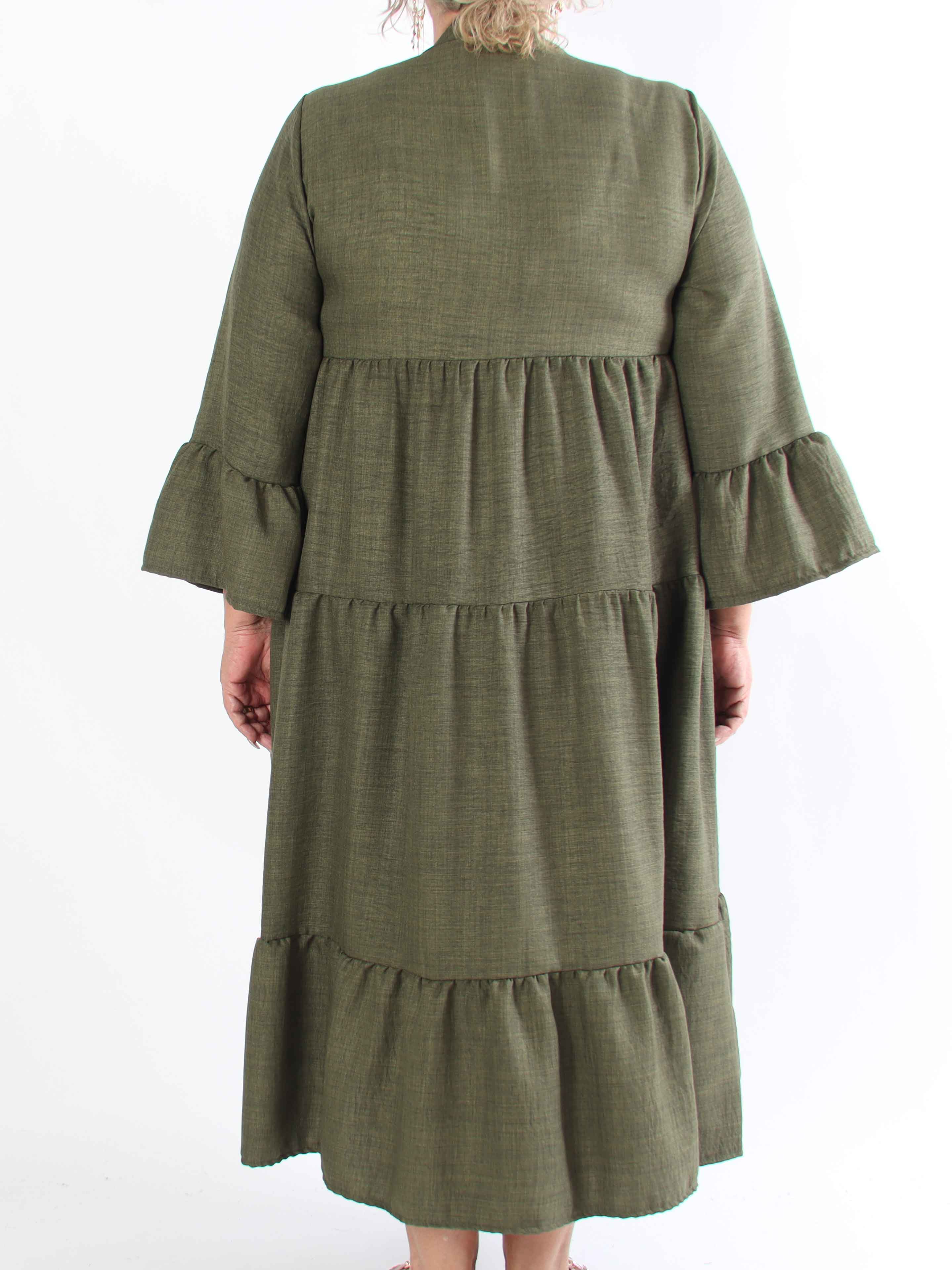 Arjana - Plus size kjole med lag på lag look og knapper