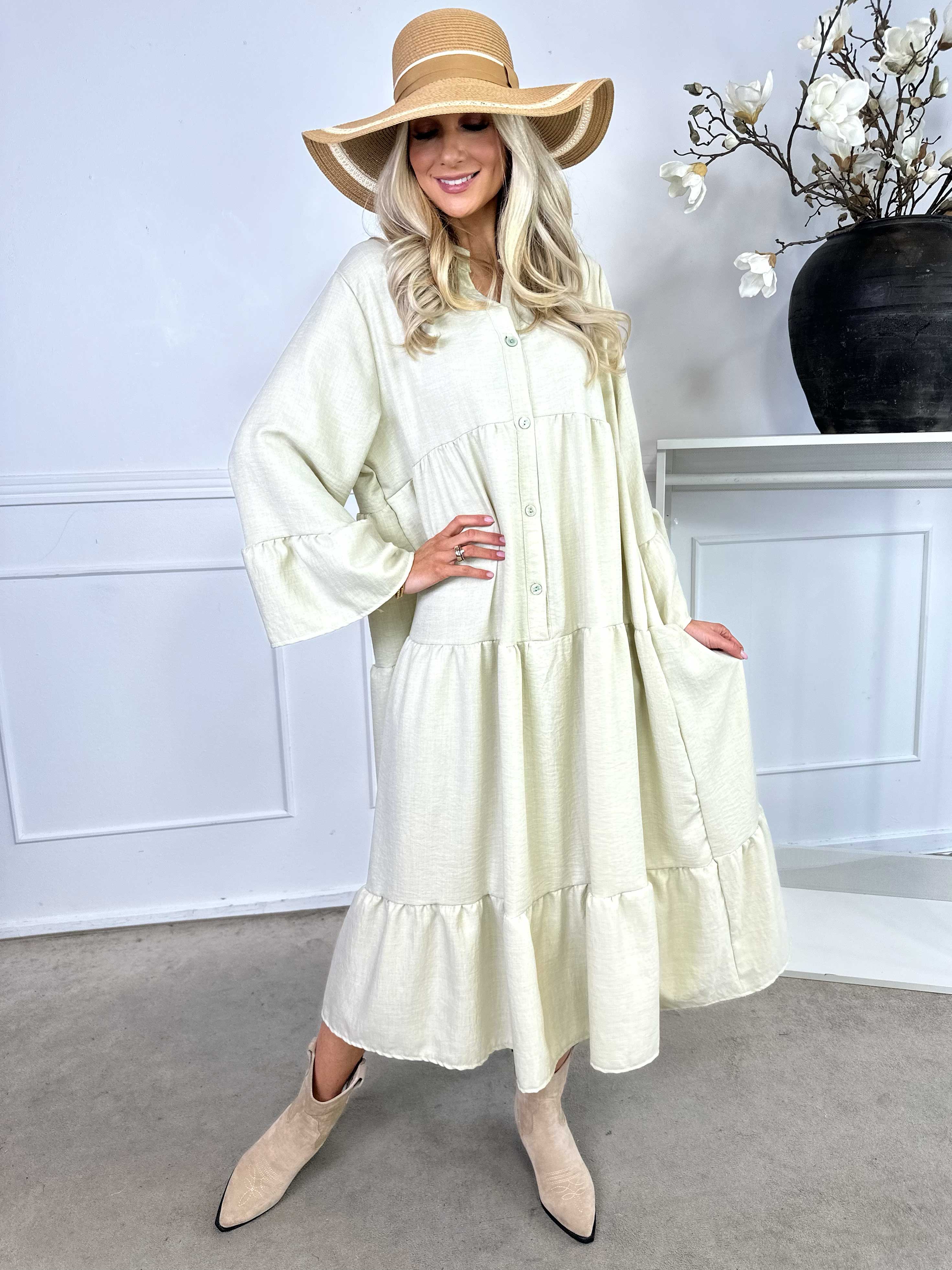 Arjana - Sød kjole med lag på lag look og knapper