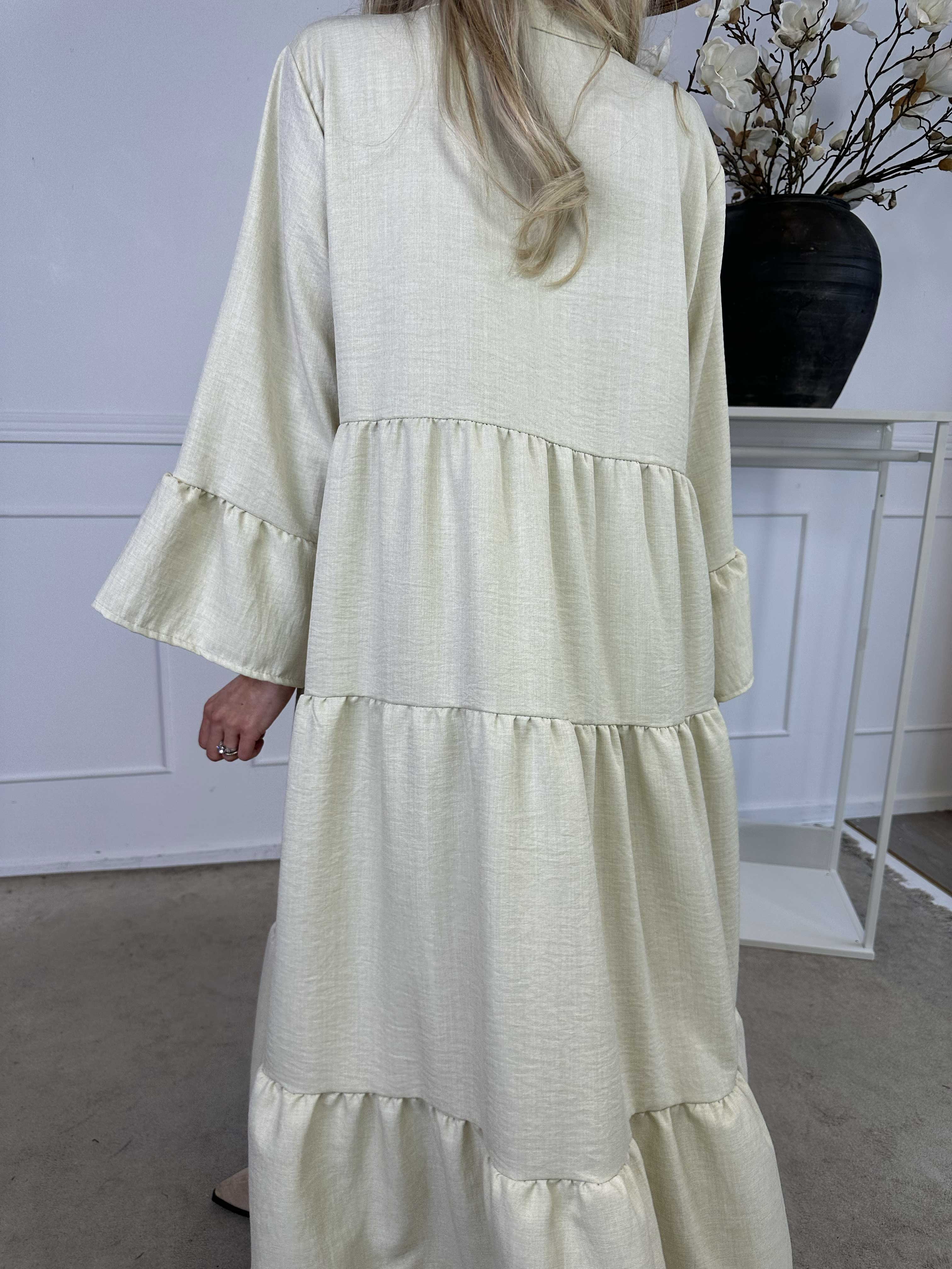 Arjana - Sød kjole med lag på lag look og knapper