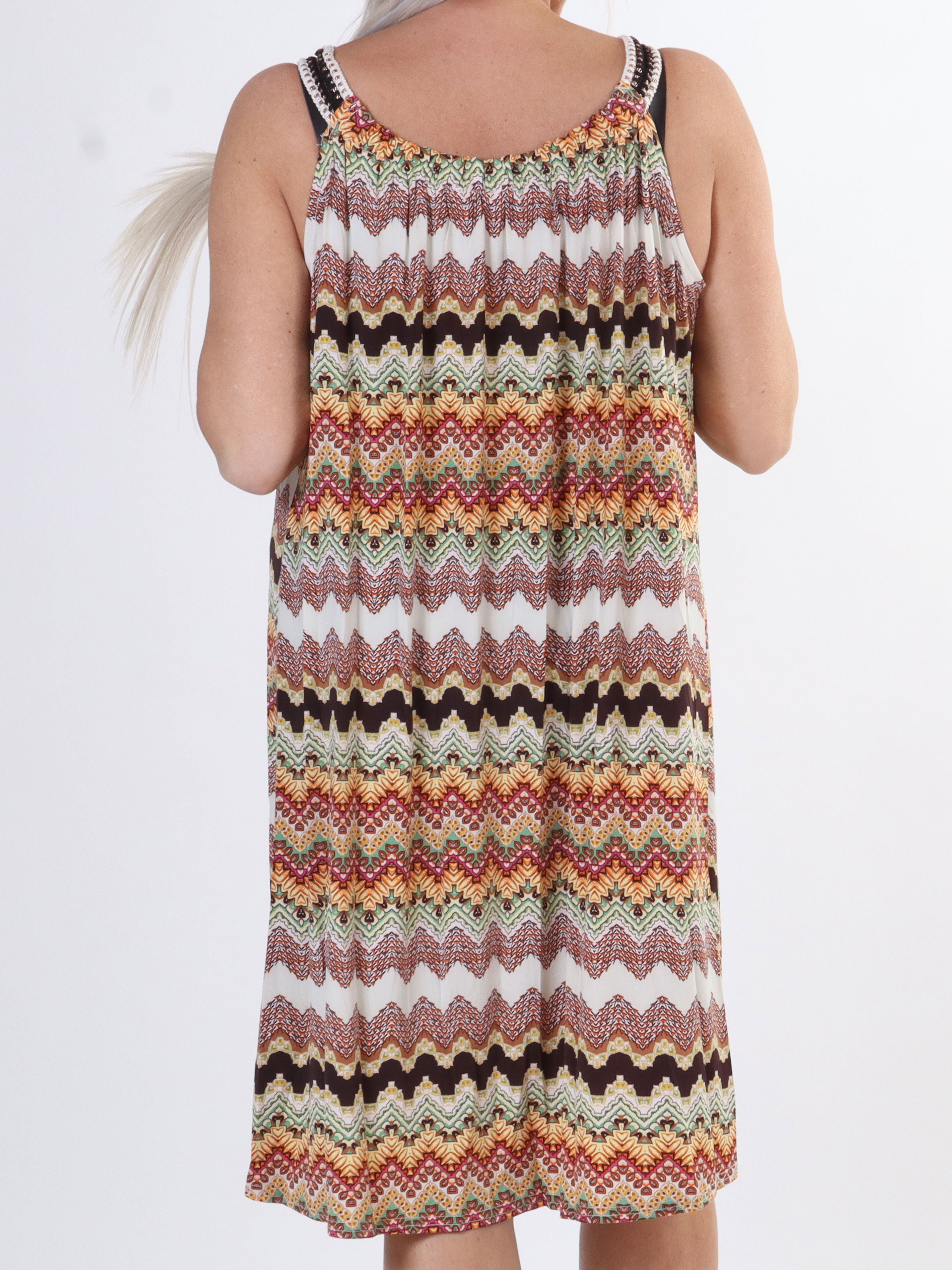 Asta Zigzag - Sød plus size kjole med hæklet stropper