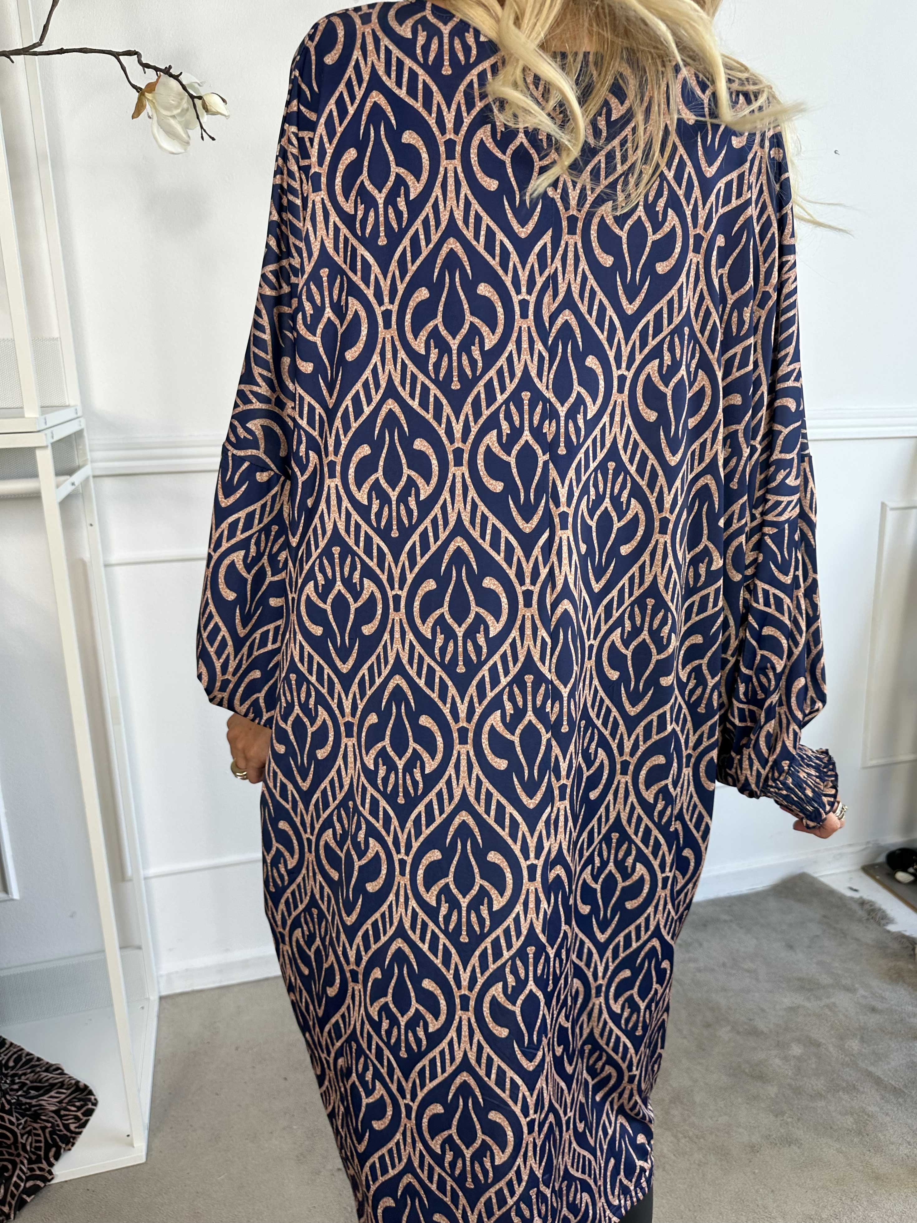 Azmina Boho L/S - Elastisk tunikakjole i loose fit