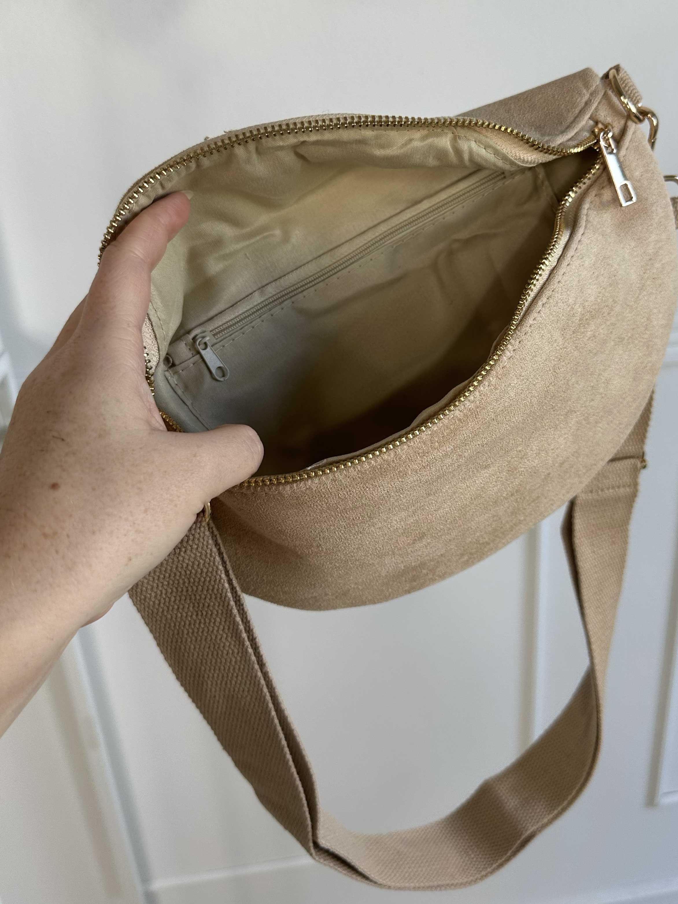 Belicia - Lille crossbody taske i ruskindslook