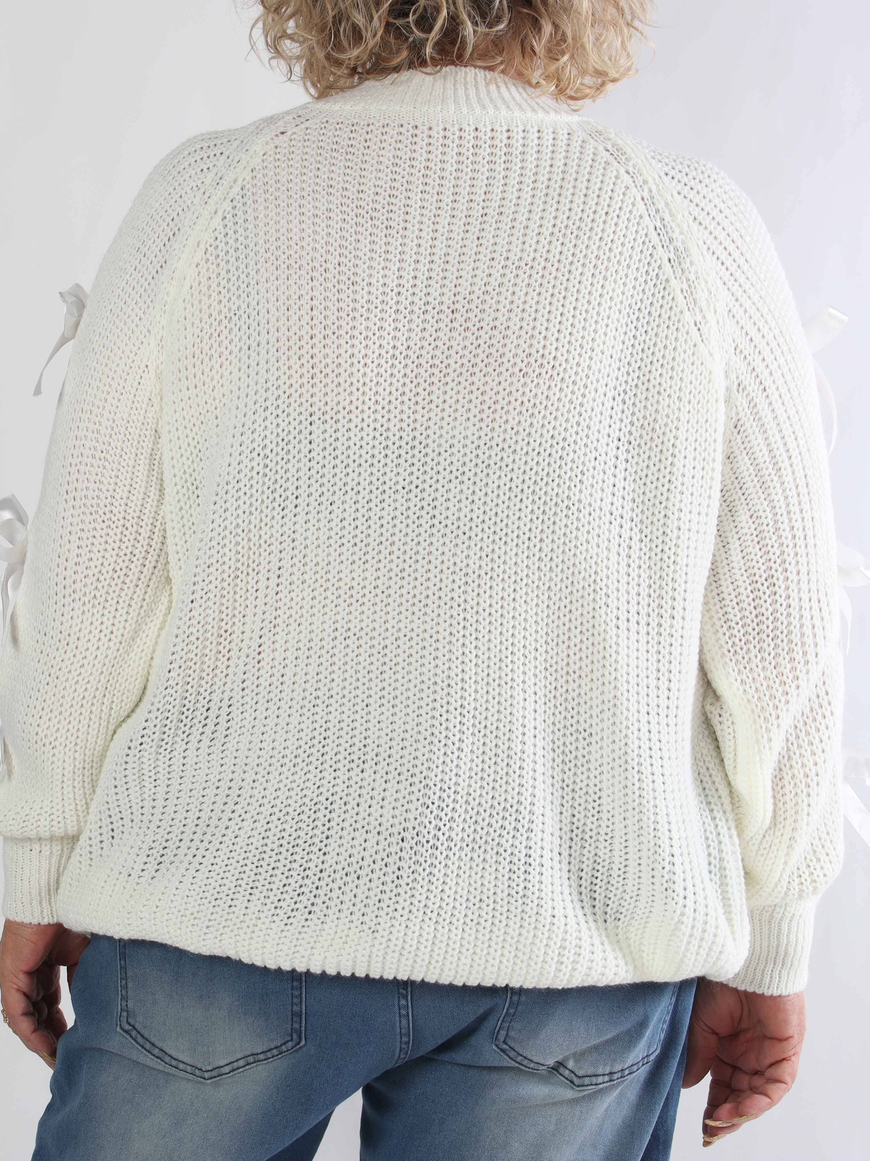 Birtha - Plus size strikbluse med små åbninger og sløjfer på ærmet