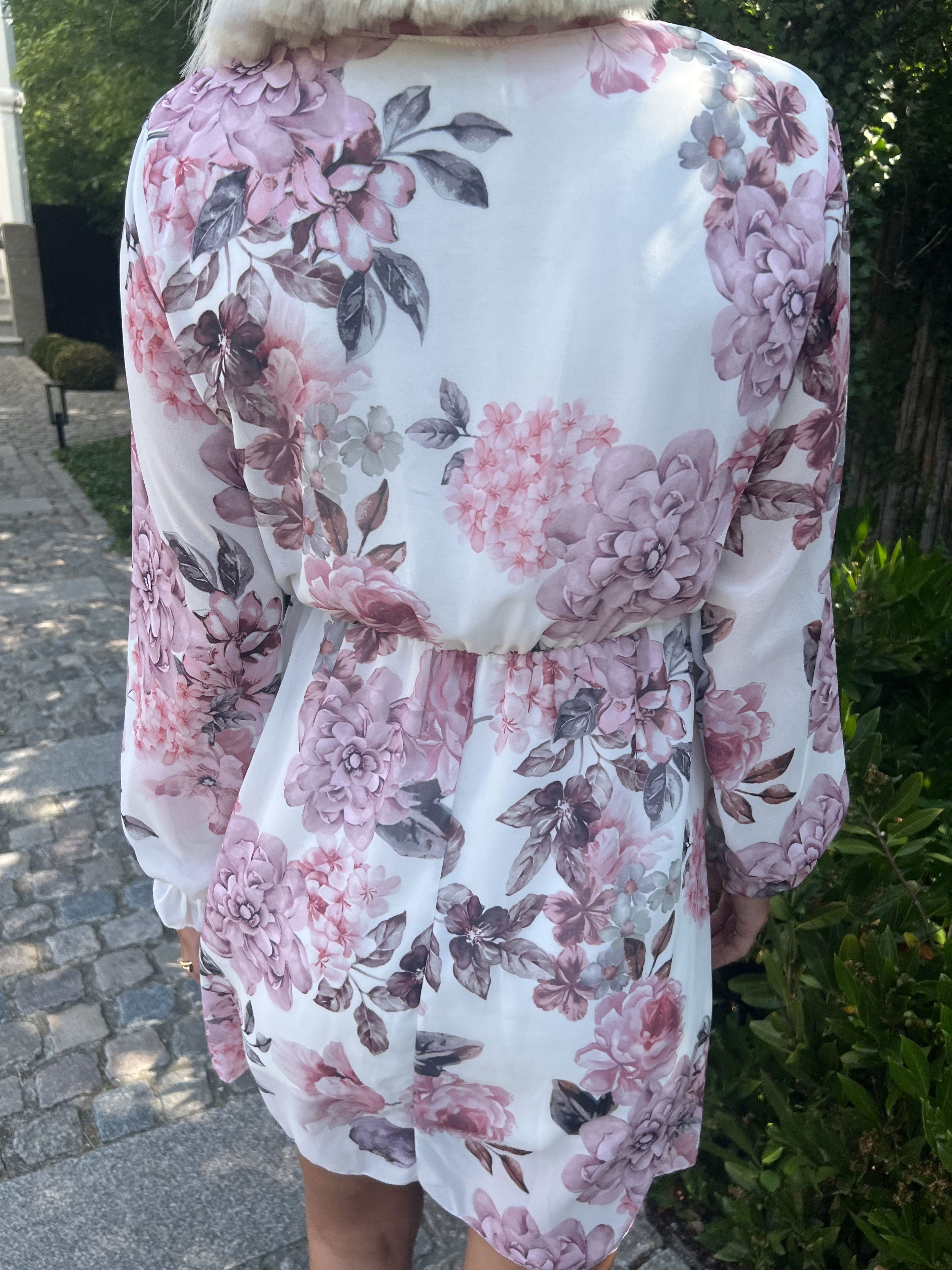 Caramella - Sød sommerkjole i chiffon med blomsterprint