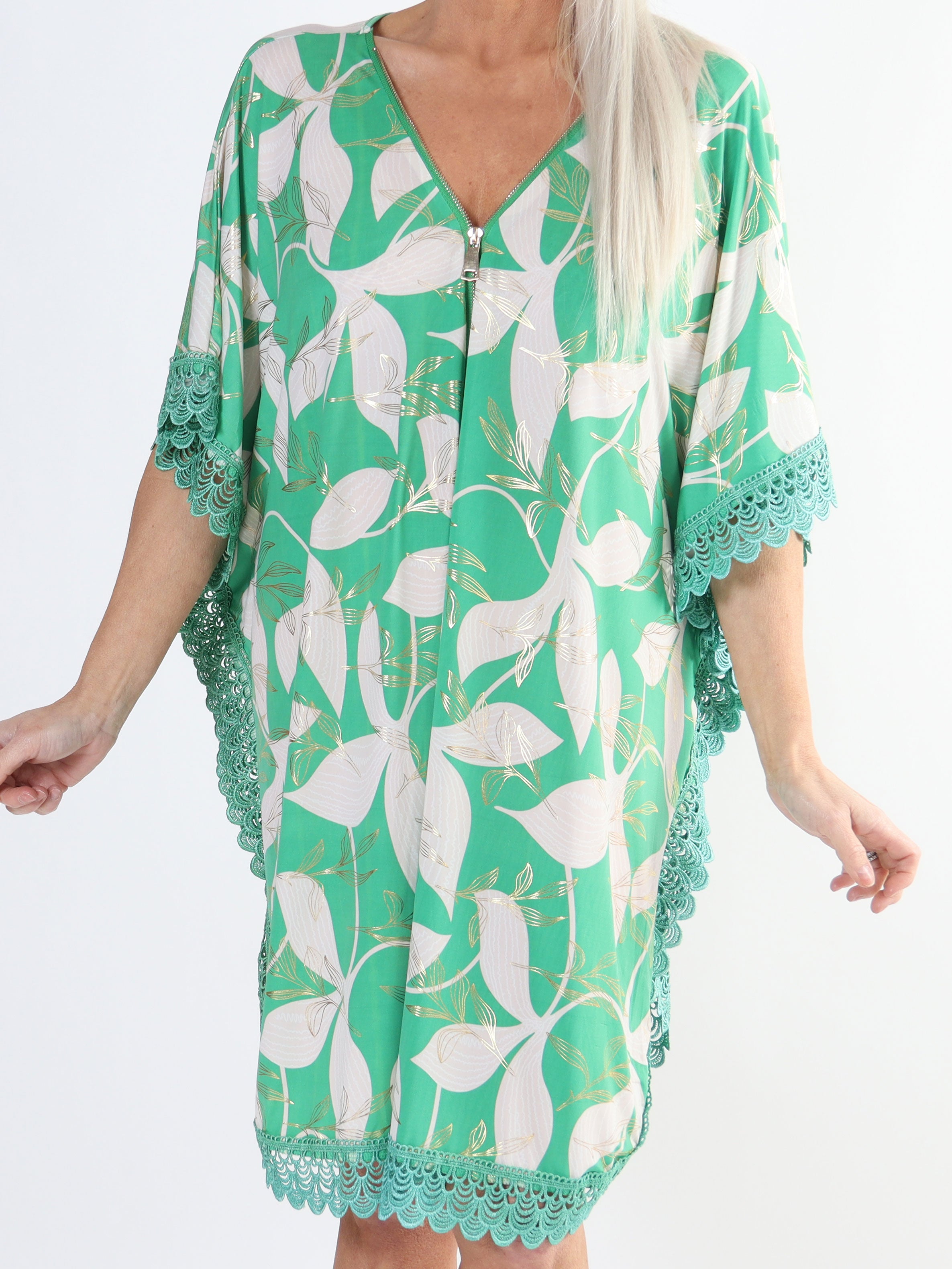 Chara - Plus size tunikakjole med blondekant og lynlås