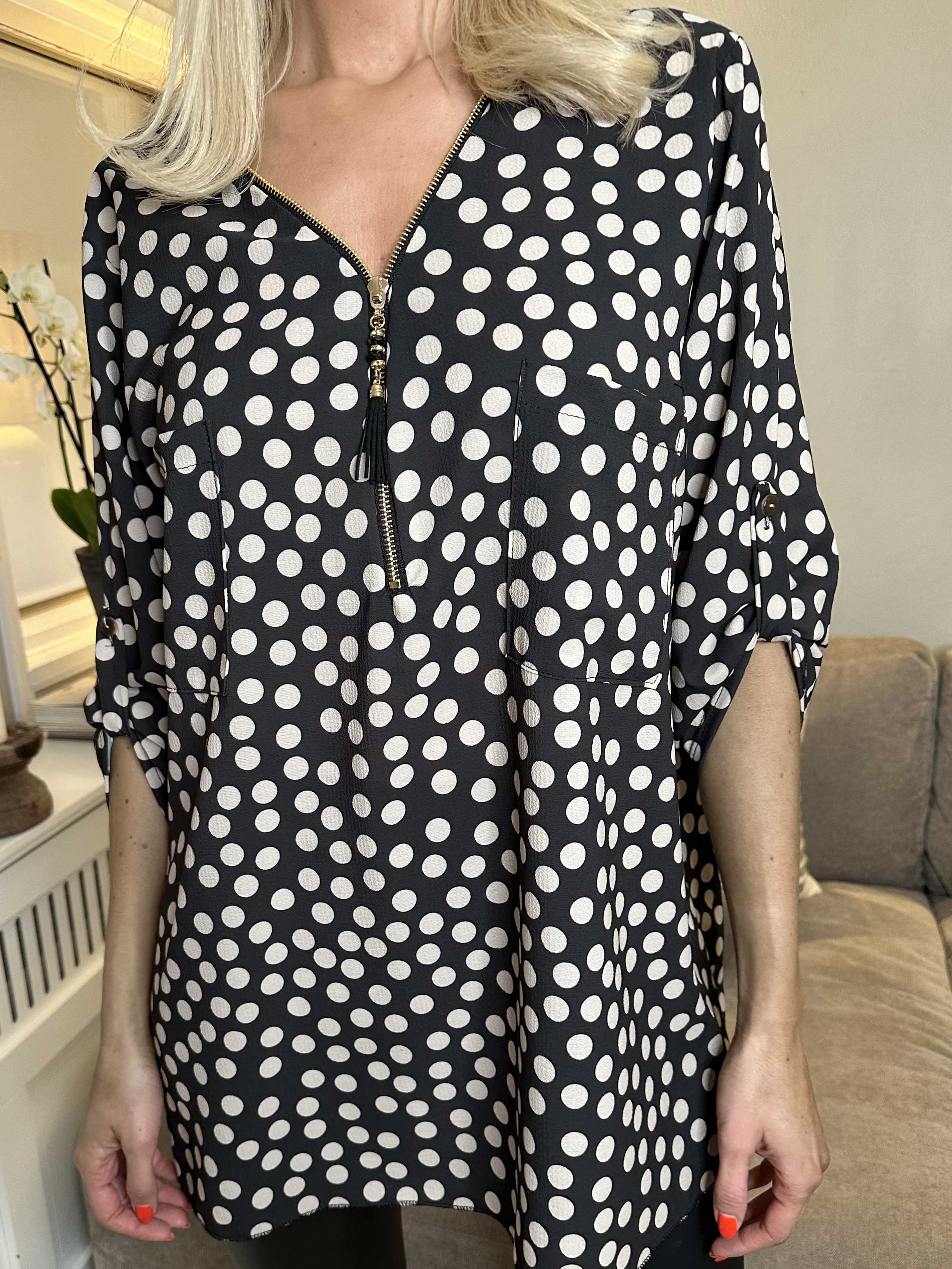 Claudia Dot - Tunika med prikker og lynlås