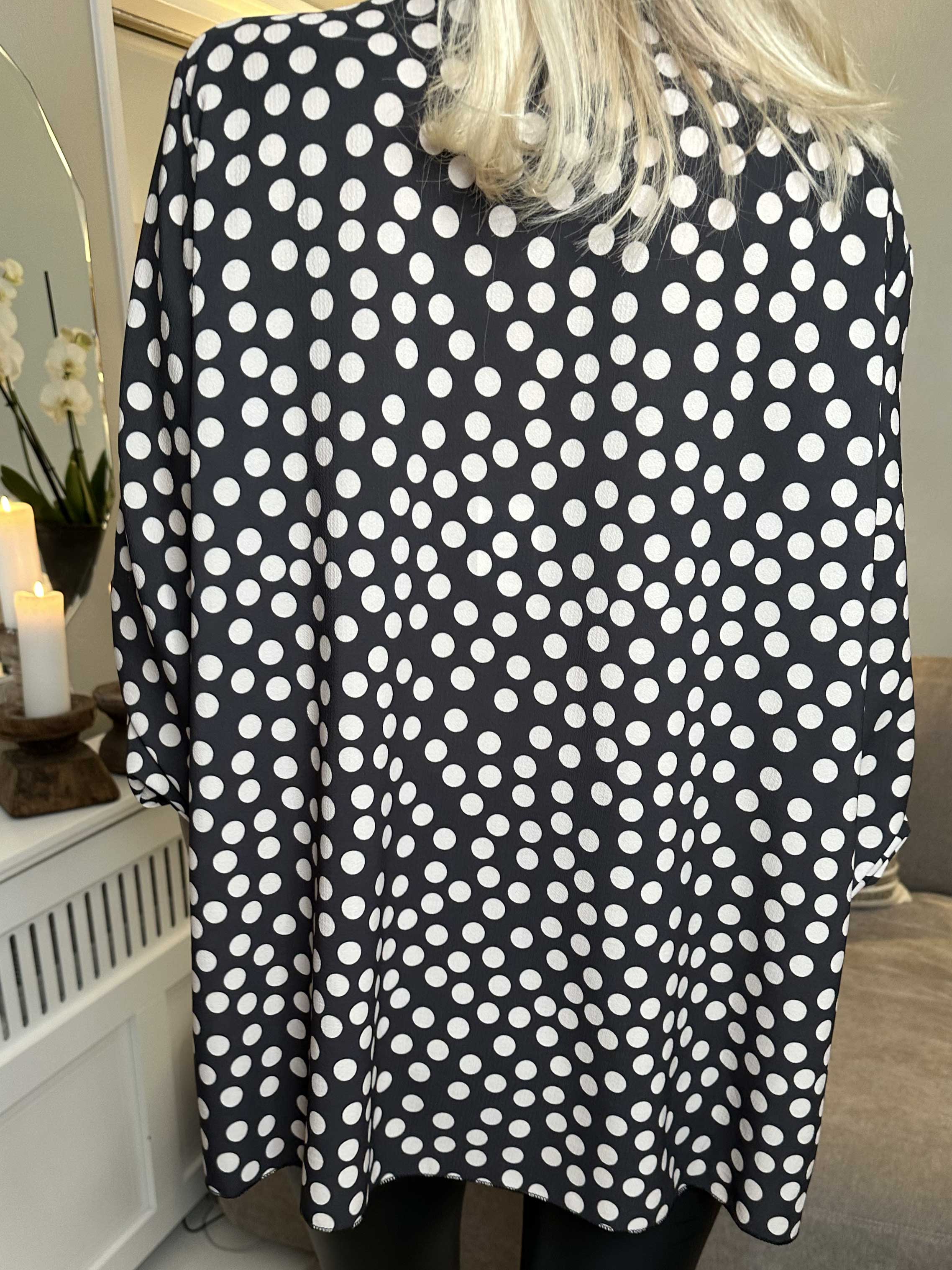 Claudia Dot - Tunika med prikker og lynlås