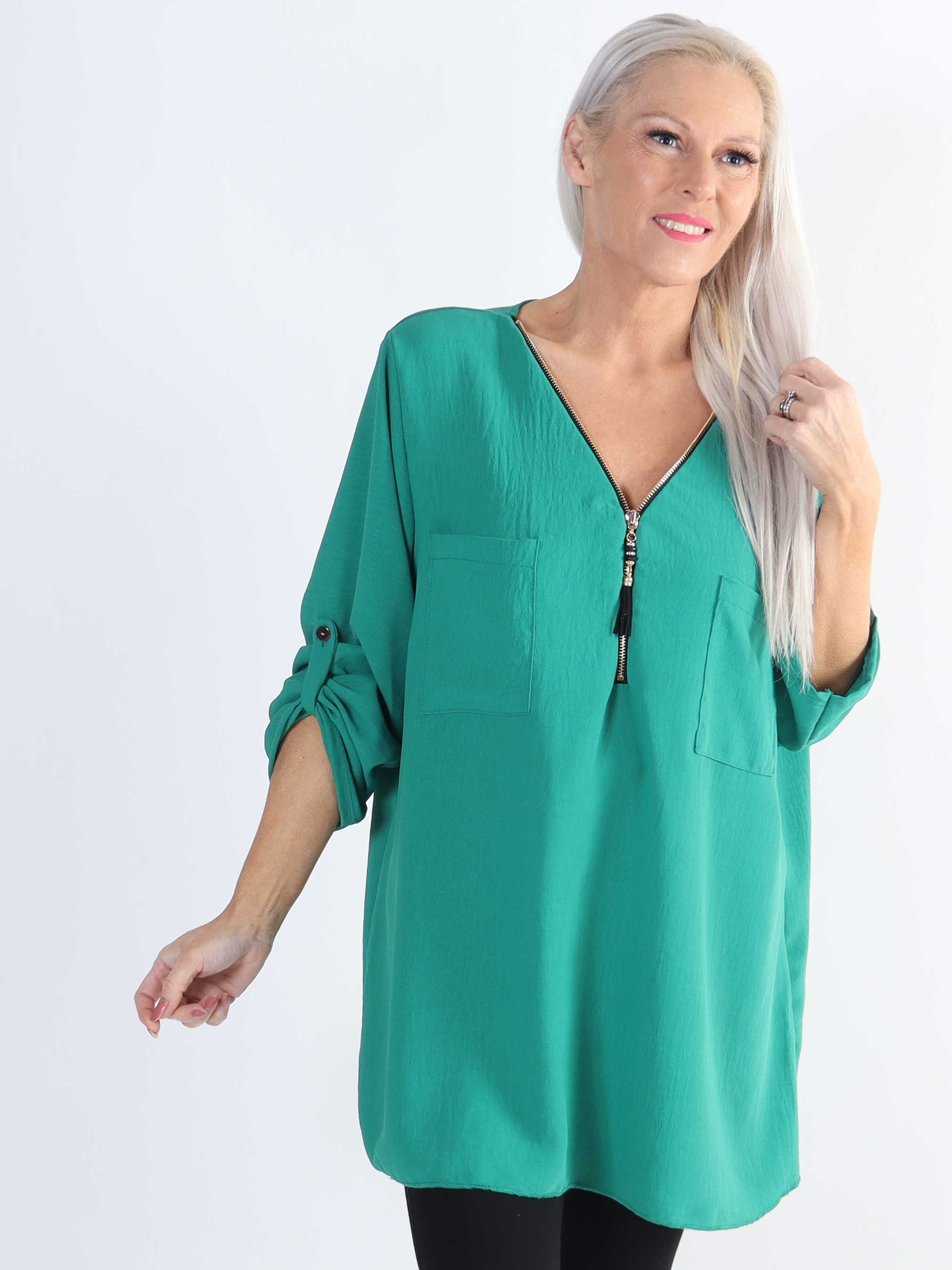 Claudia - Ensfarvet plus size tunika med lynlås