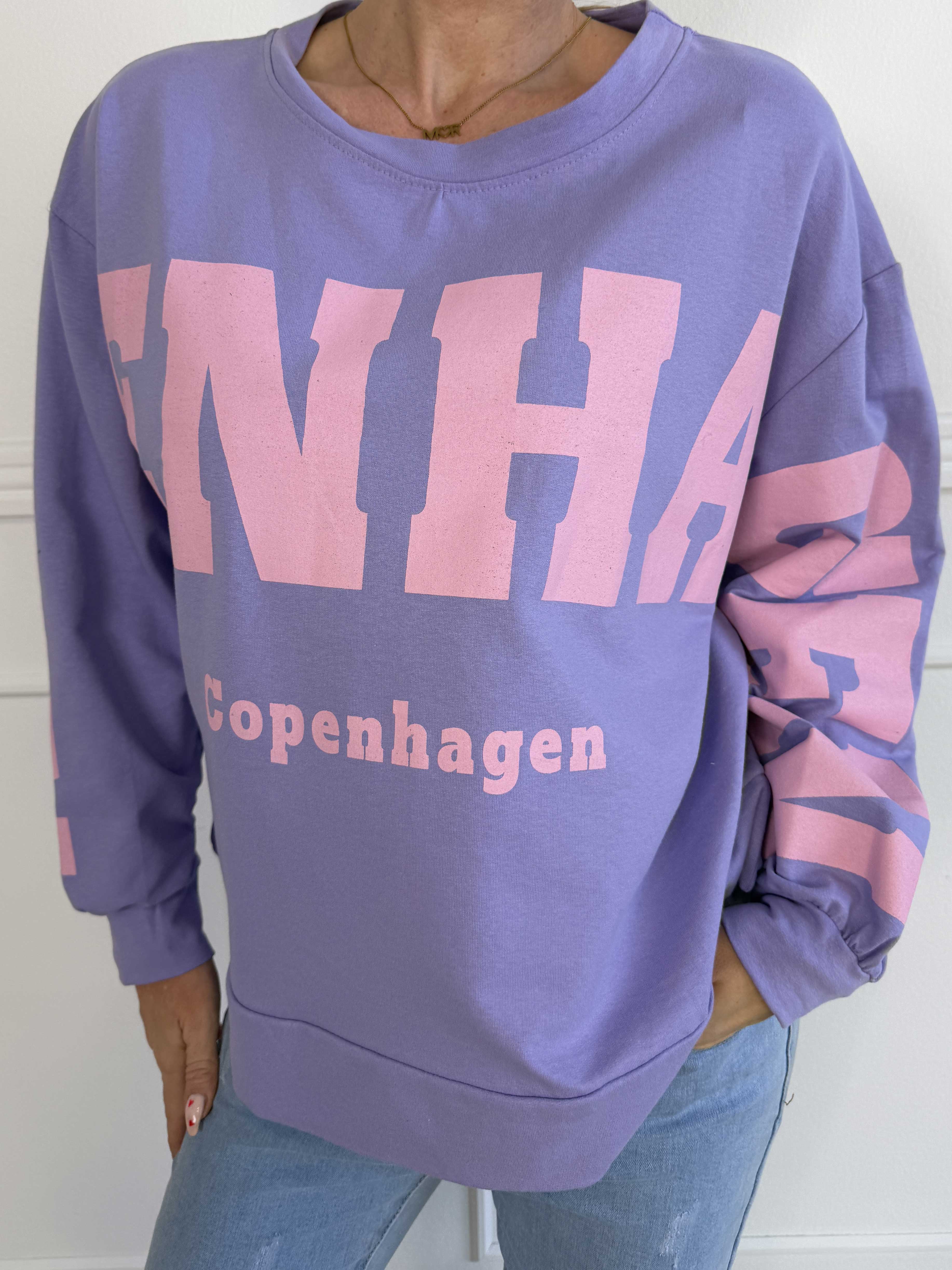 Claudine Shirt - Bluse i viskose med COPENHAGEN tekst