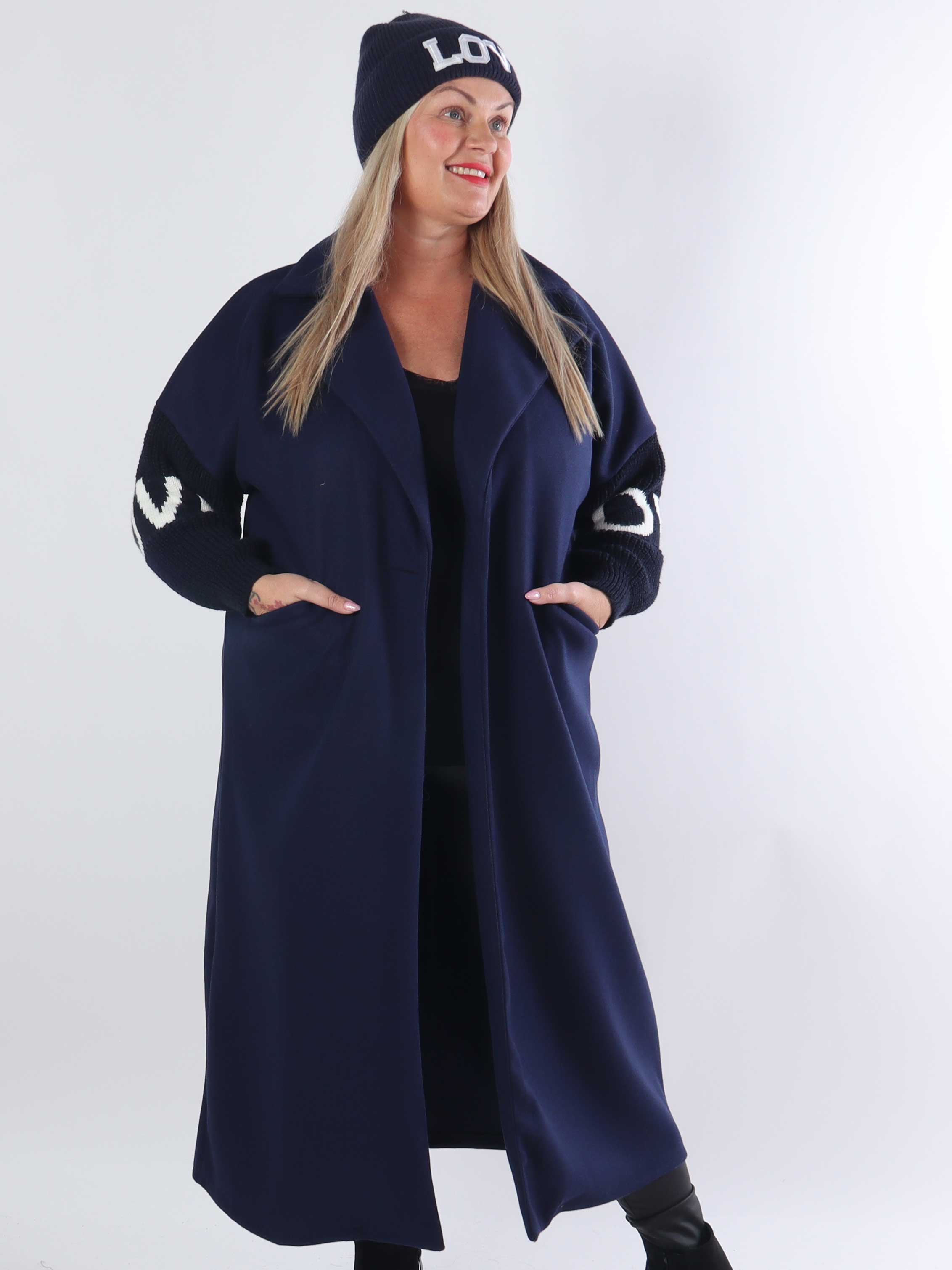 Debbie - Fin plus size frakke med strikærmer