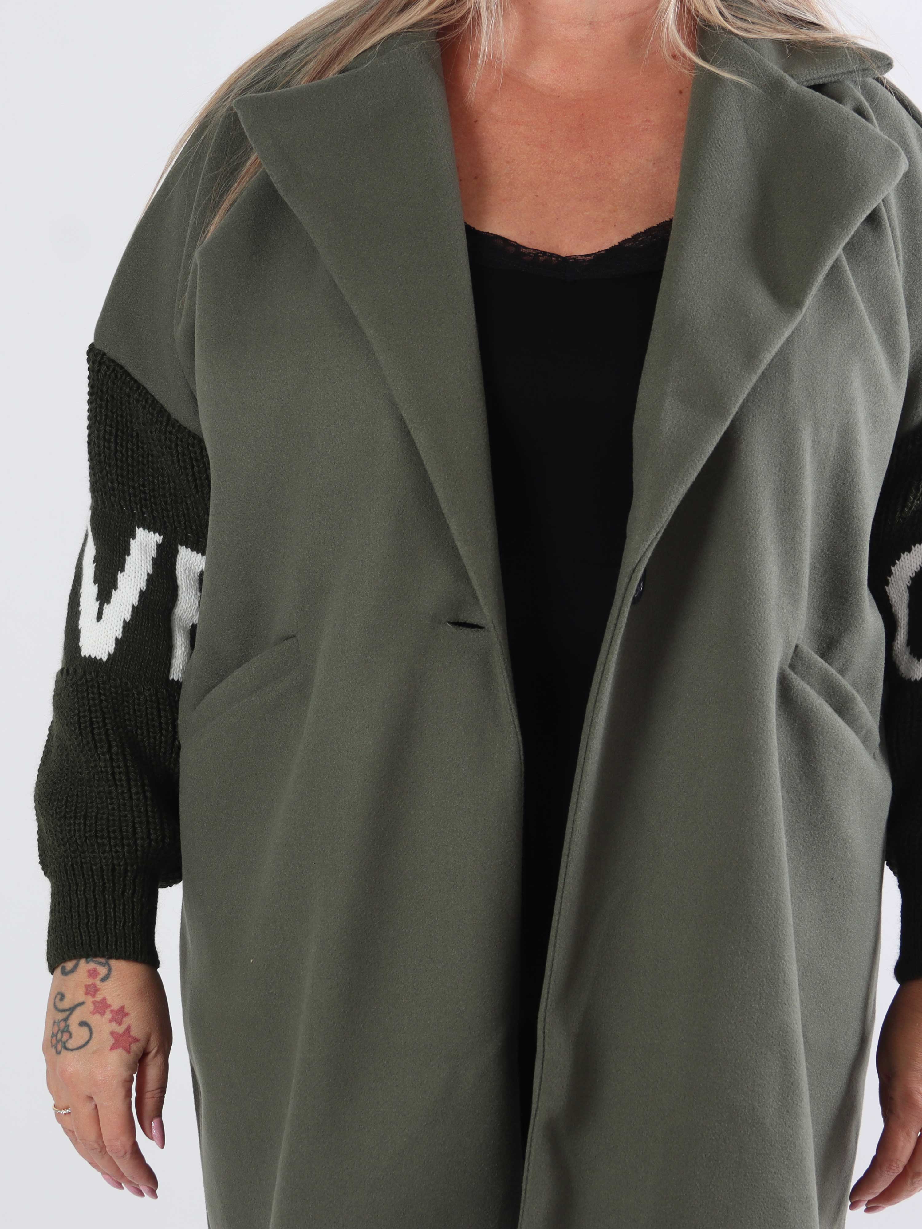 Debbie Short - Plus size jakke med strikærmer