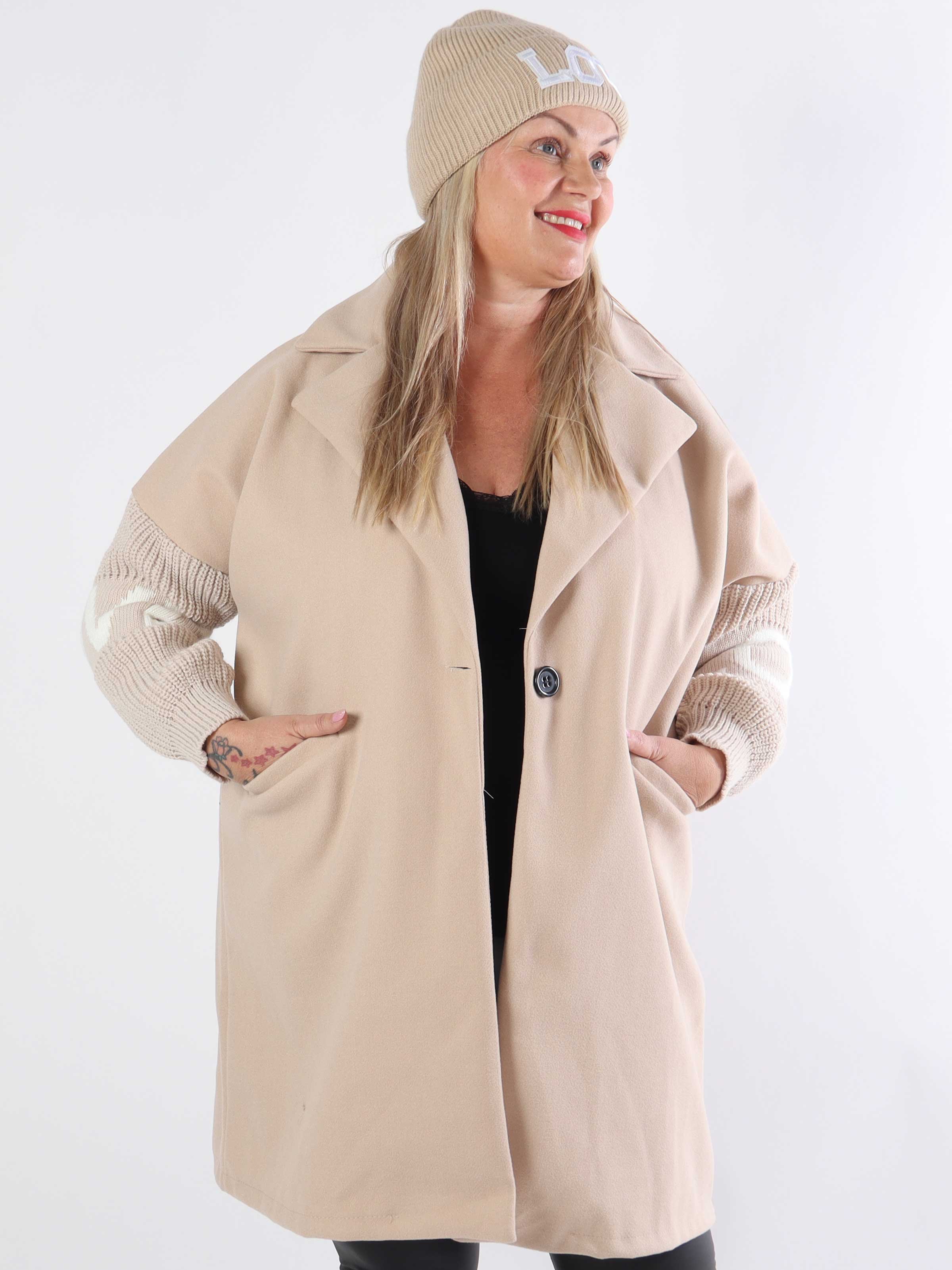 Debbie Short - Plus size jakke med strikærmer