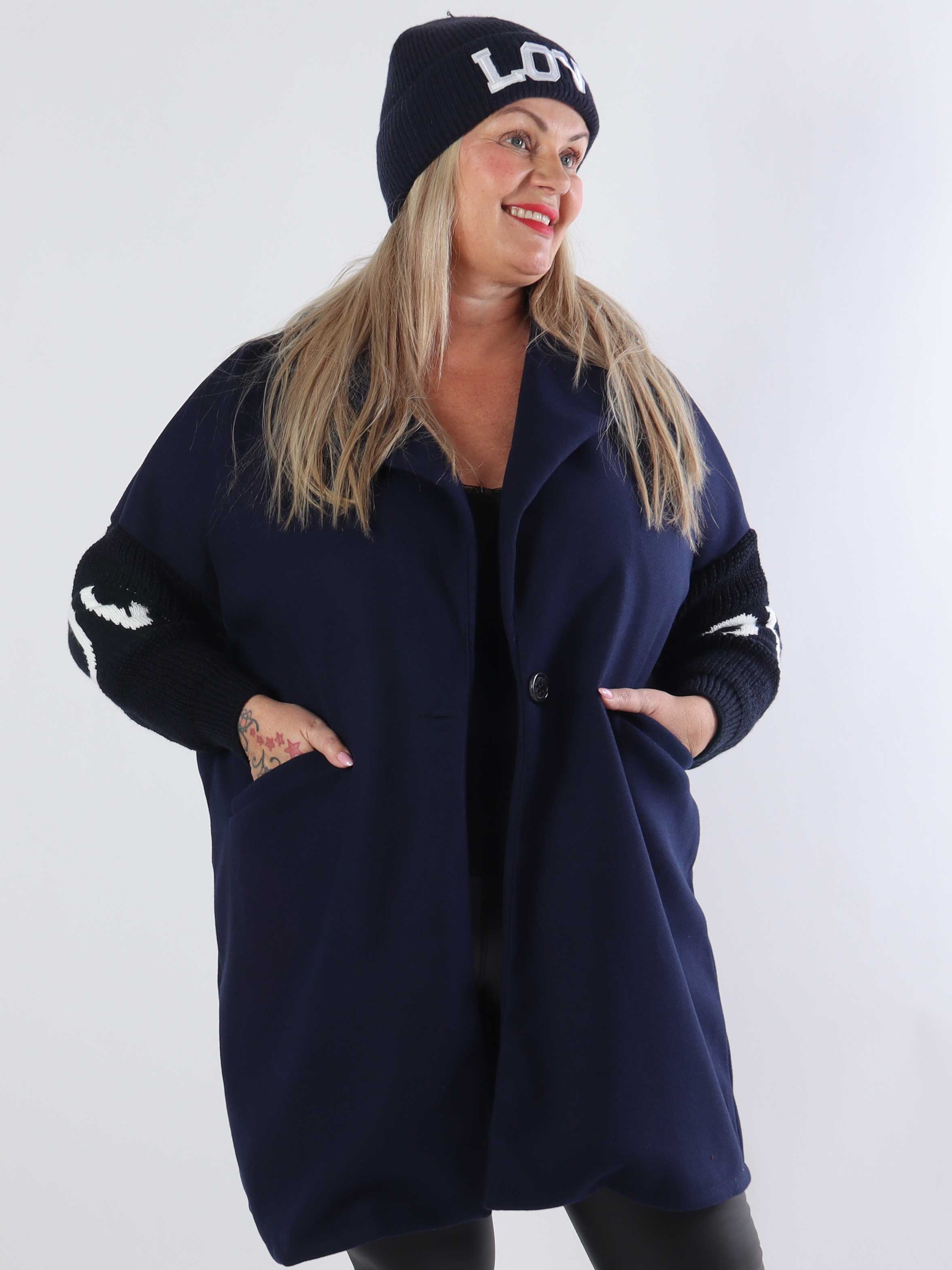 Debbie Short - Plus size jakke med strikærmer