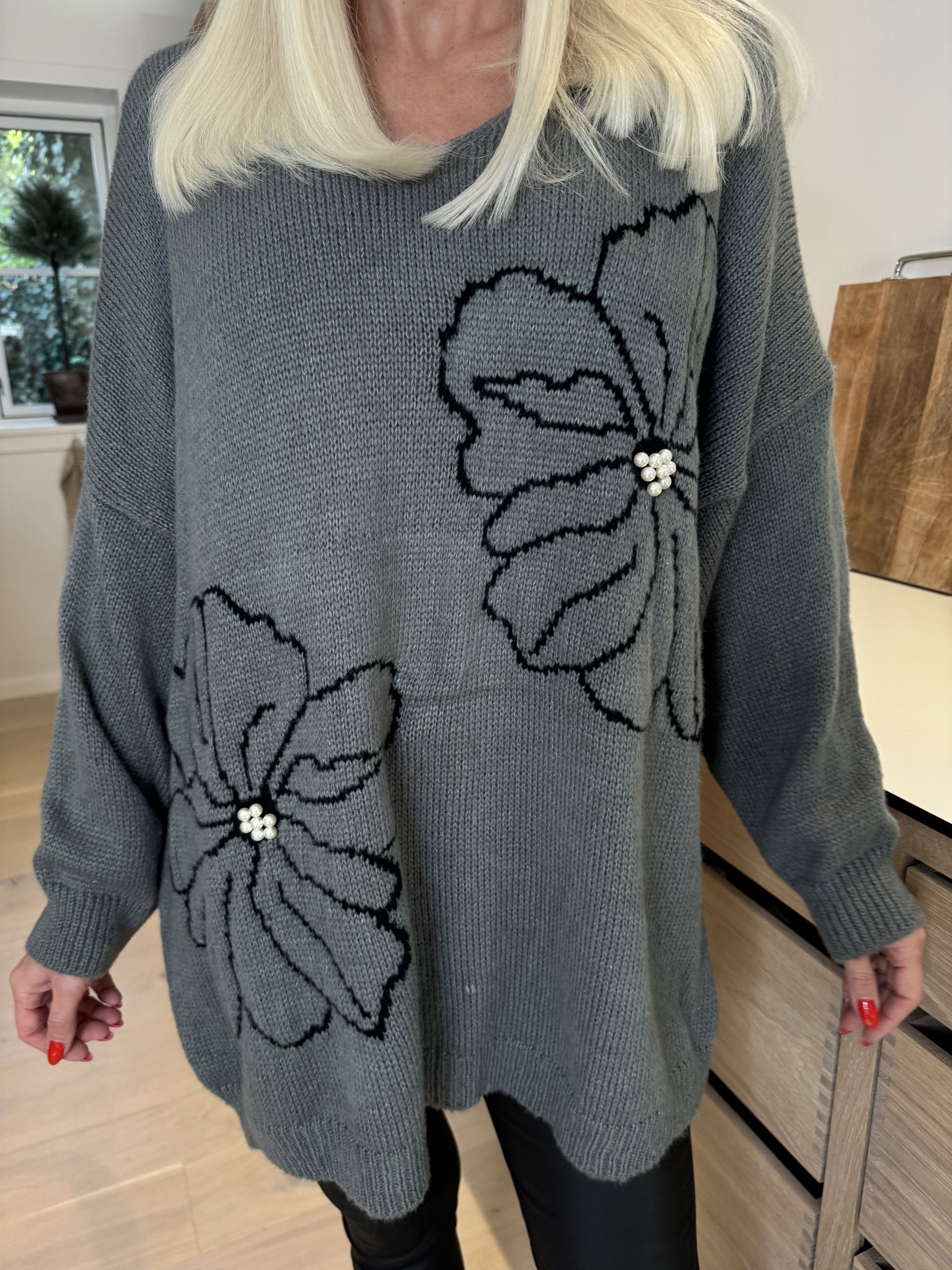 Delores - Strikbluse med blomstermotiv og perler