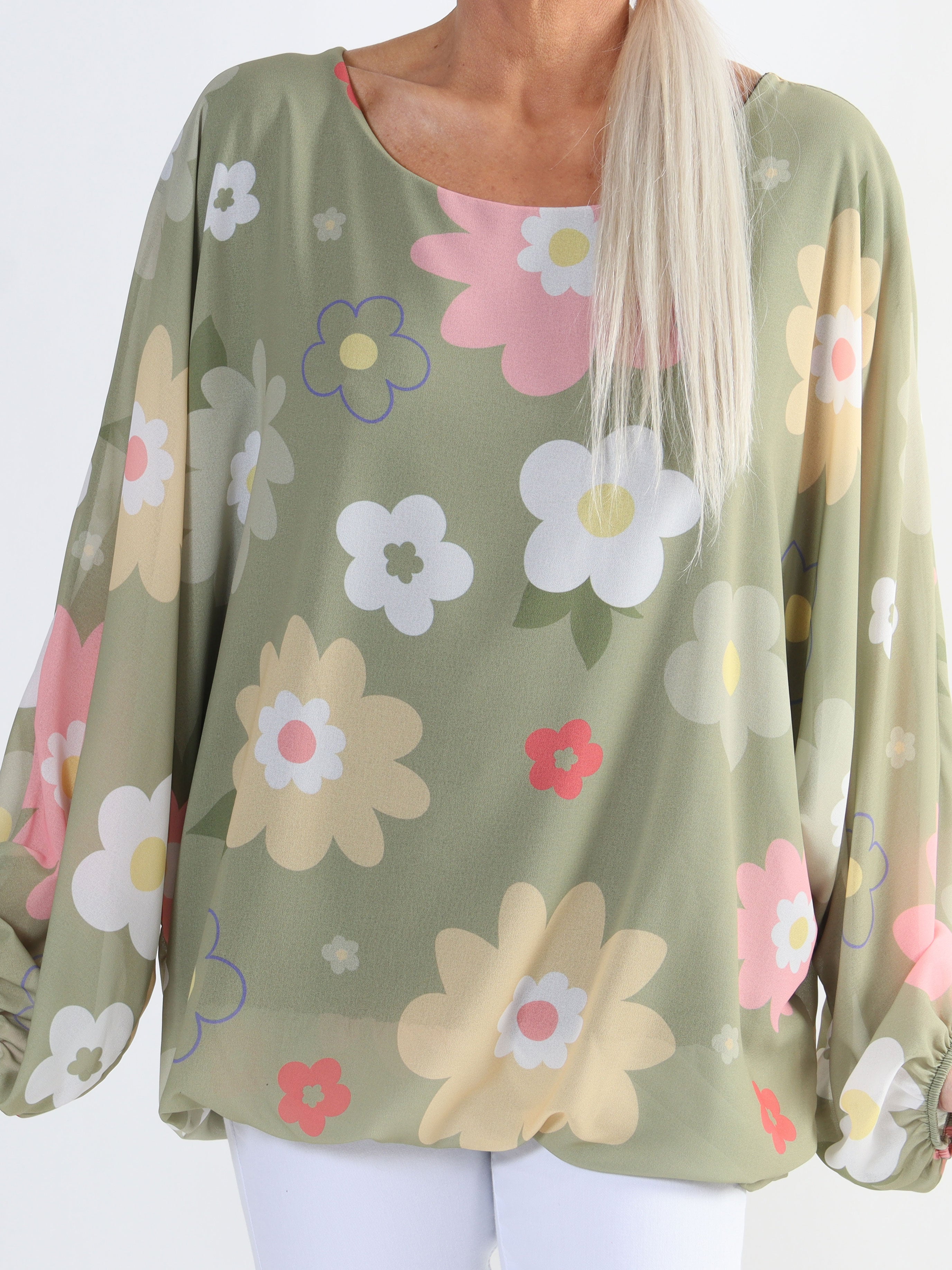 Destiny Flower - Plus size bluse i chiffon med blomstermotiver