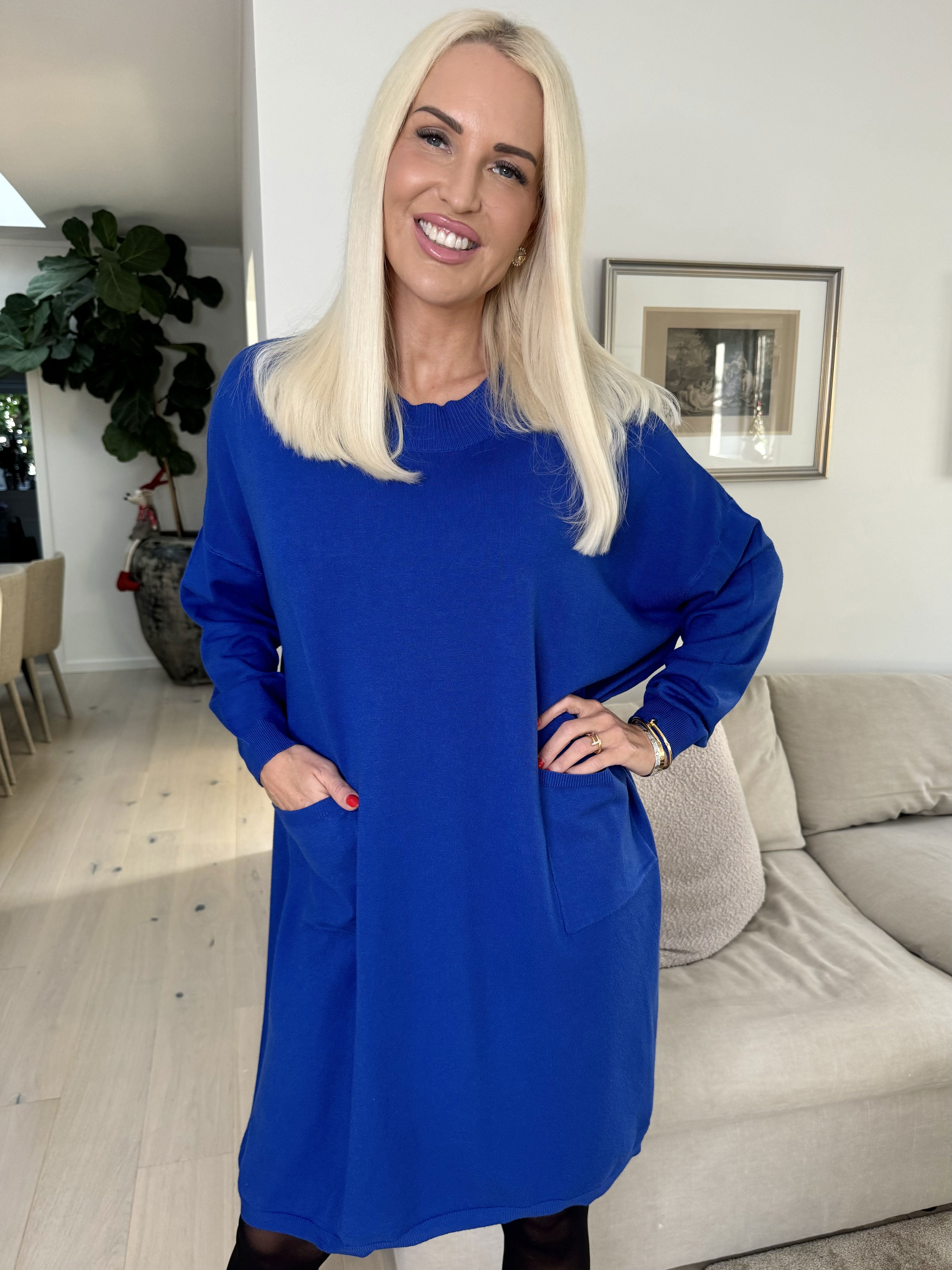 Dima - Blød strikkjole med lommer