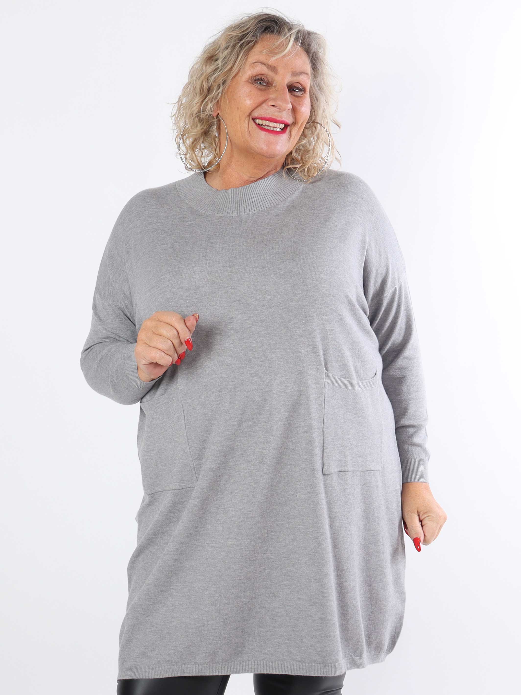 Dima - Blød plus size strikkjole med lommer