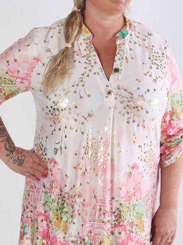 Ebba Paris Long - Elastisk mønstret plus size kjole med guld detaljer