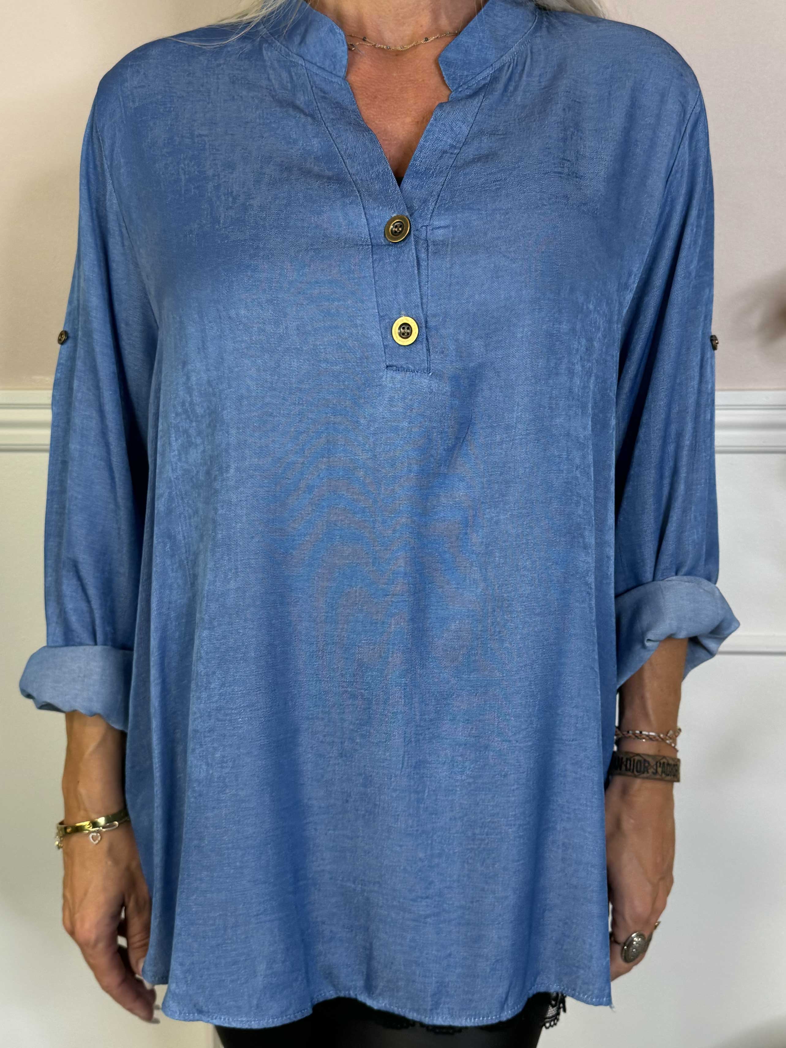 Ebba Denim - Sød skjorte i denim med guldknapper