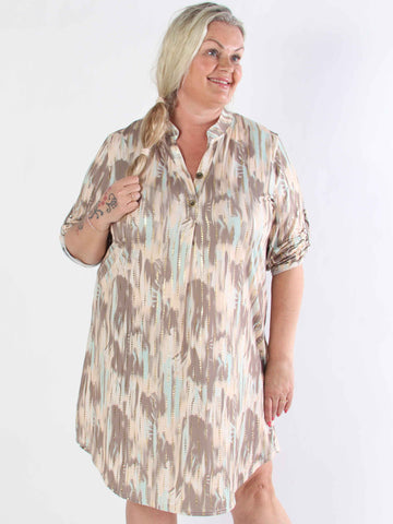 Ebba Pattern Long - Elastisk mønstret plus size kjole med guld detaljer