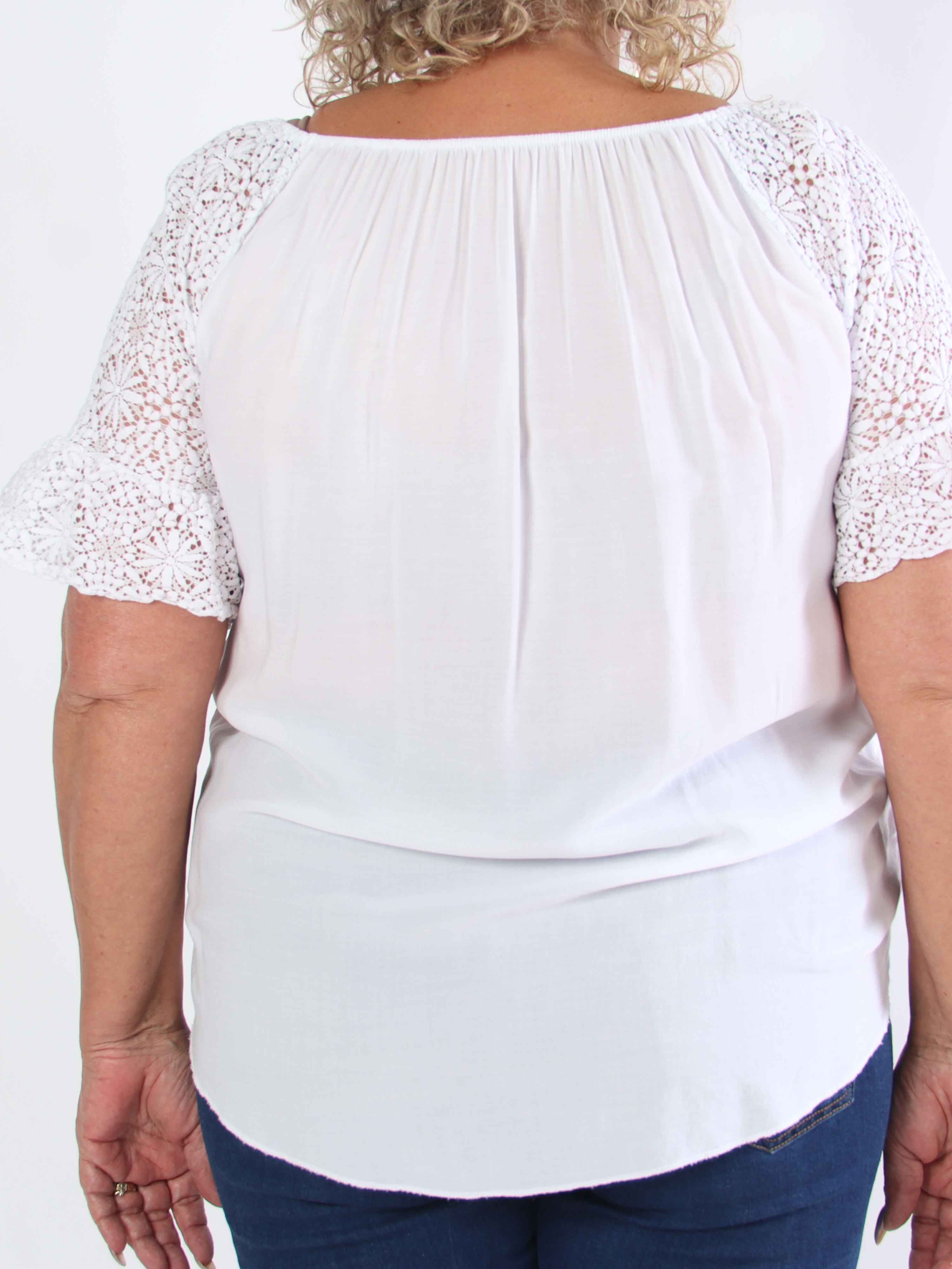 Elisa - Plus size tunika i bomuld med blonde og elastikkant i udskæringen