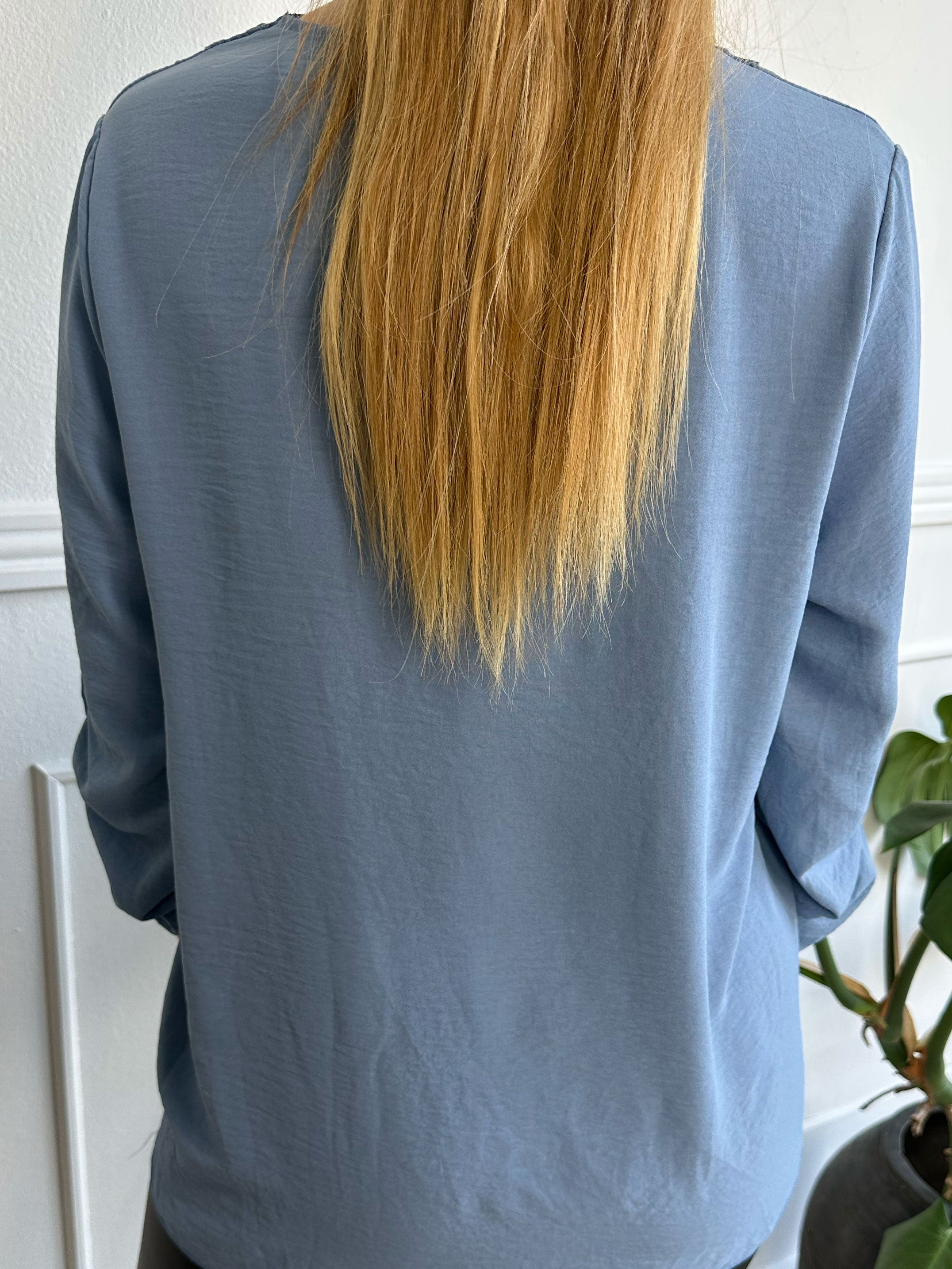 Elly Shirt - Simpel bluse med blondekant