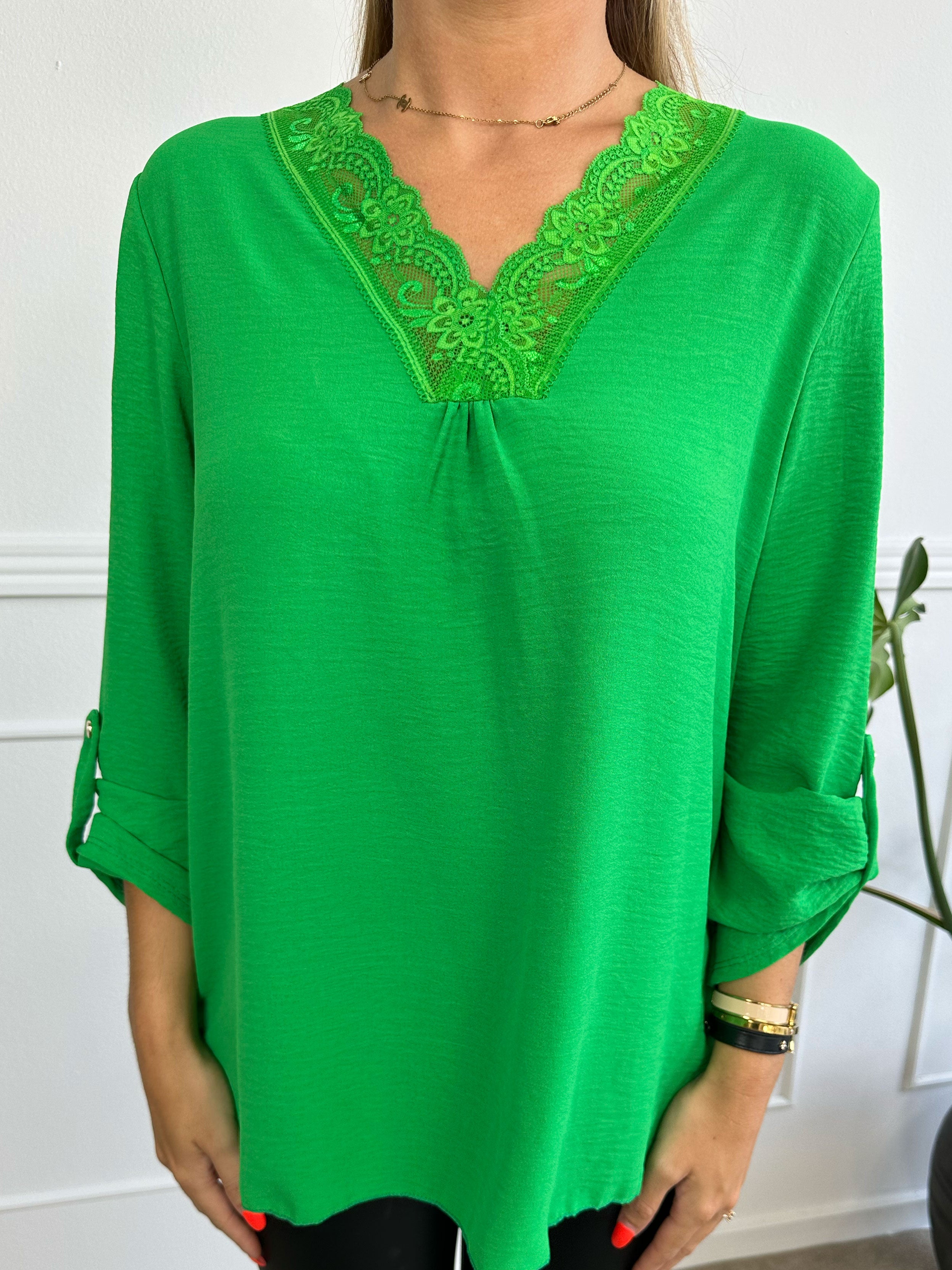 Elly Shirt - Simpel bluse med blondekant