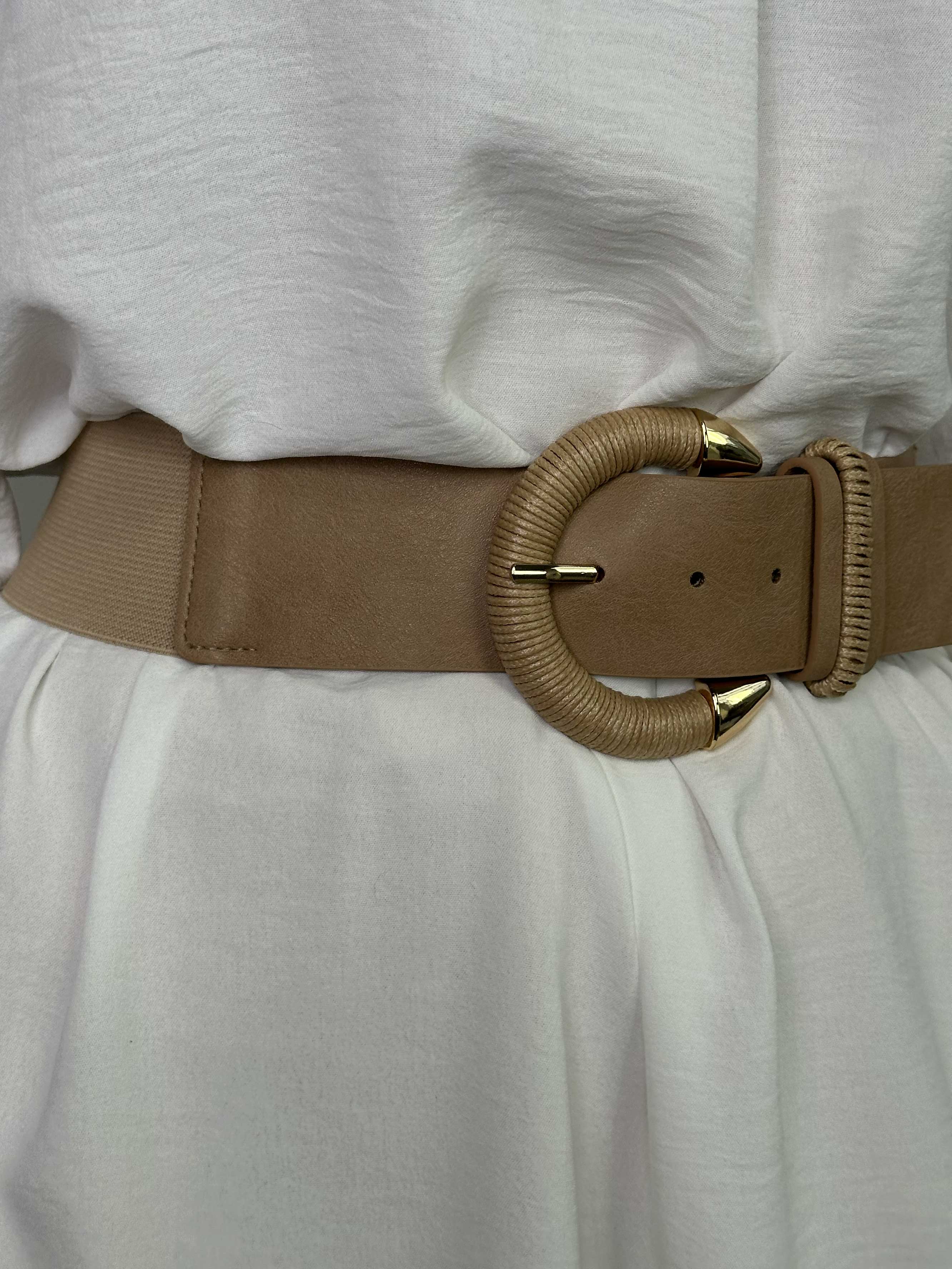 Emily - Elastisk taljebælte med læderlook detaljer