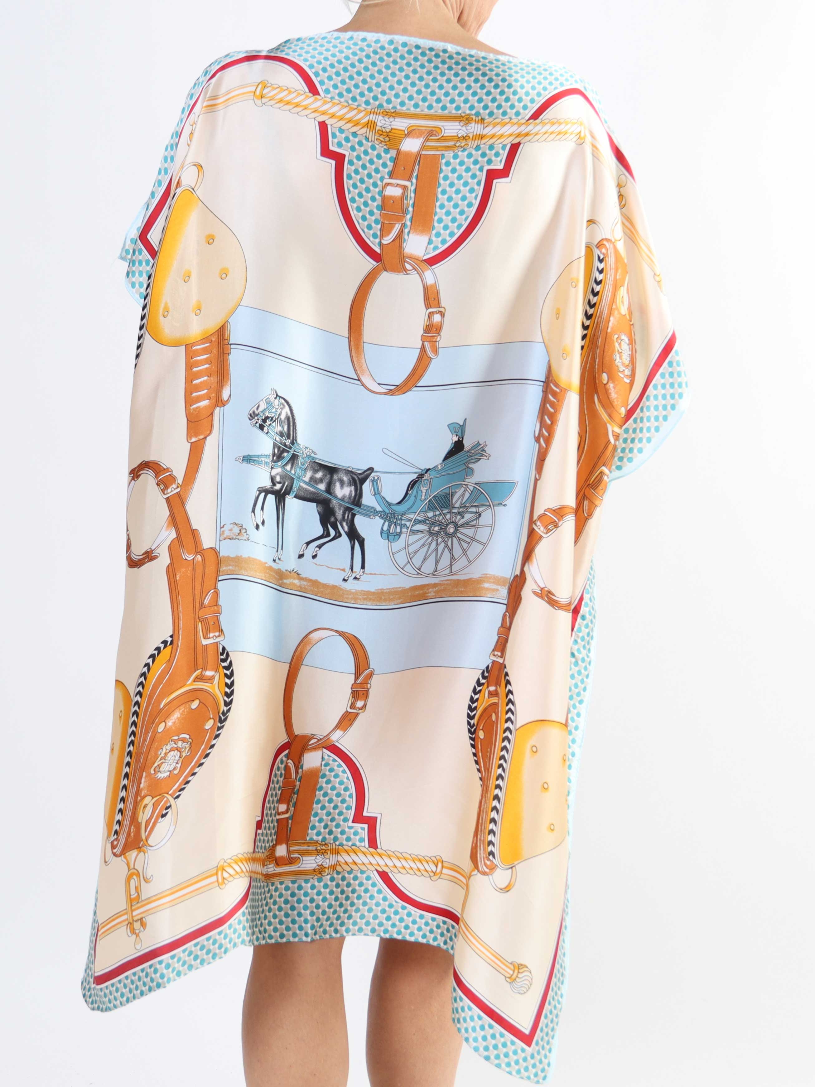 Emily - Let og luftig plus size tunika i viskose og silke