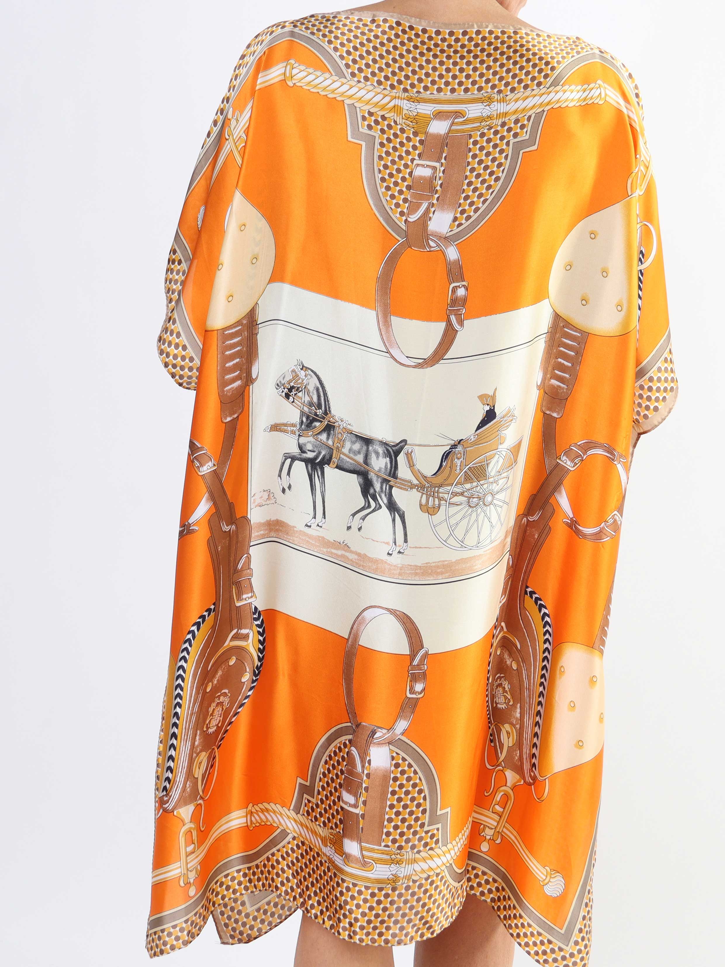 Emily - Let og luftig plus size tunika i viskose og silke