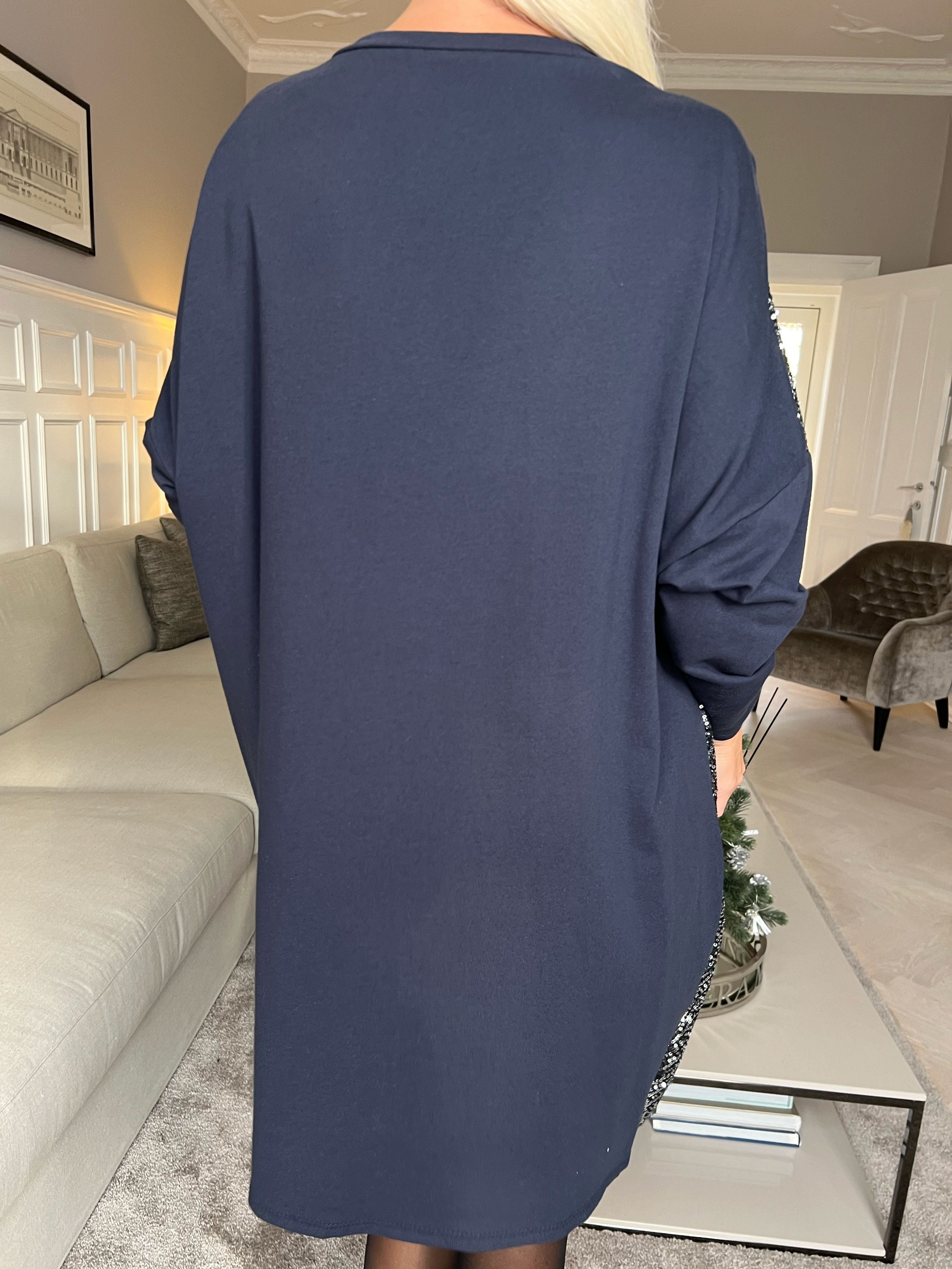 Eria - Kjole med pailletter foran