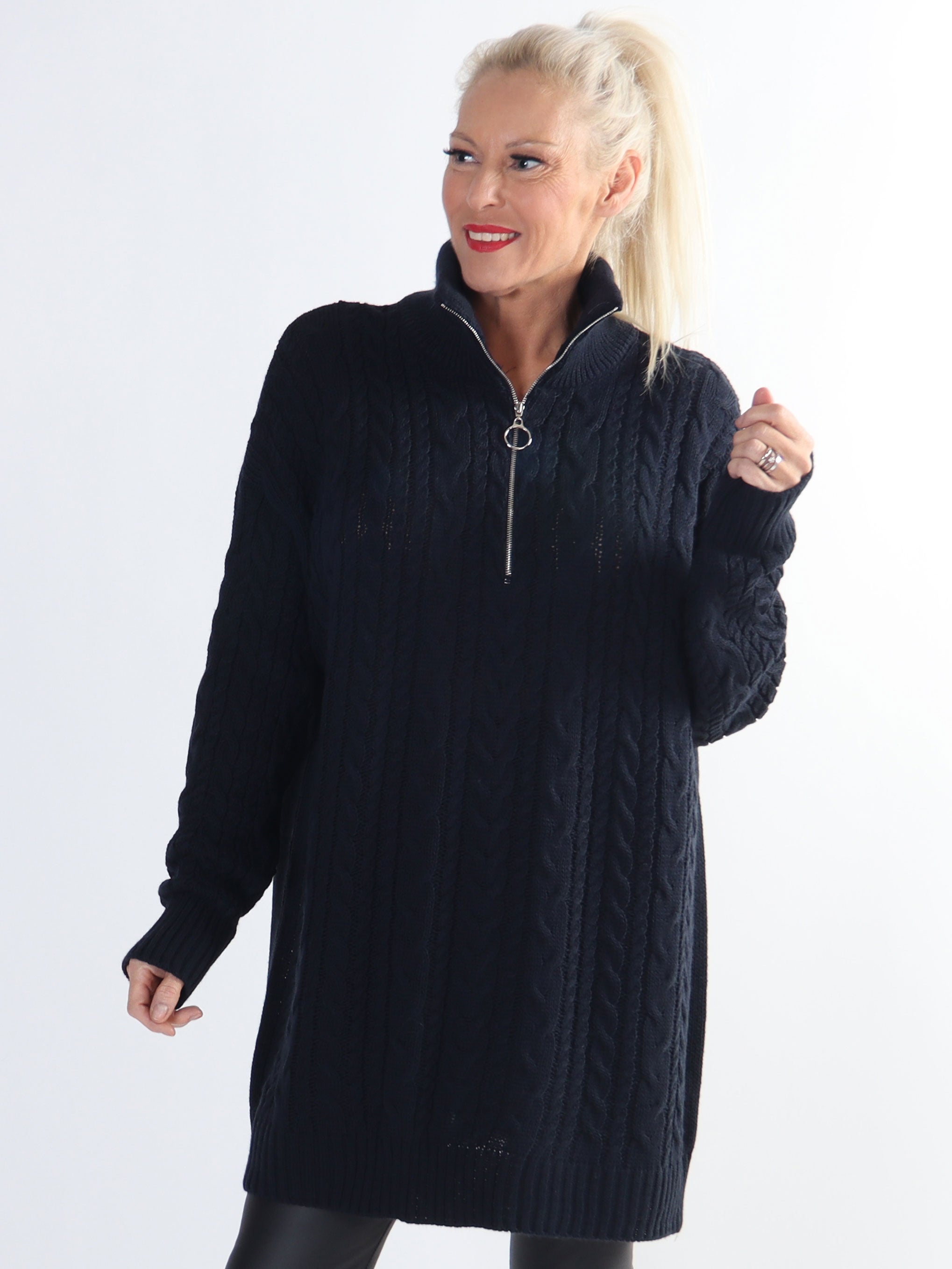 Esly - Plus size striktrøje i kabelstrik med lynlås