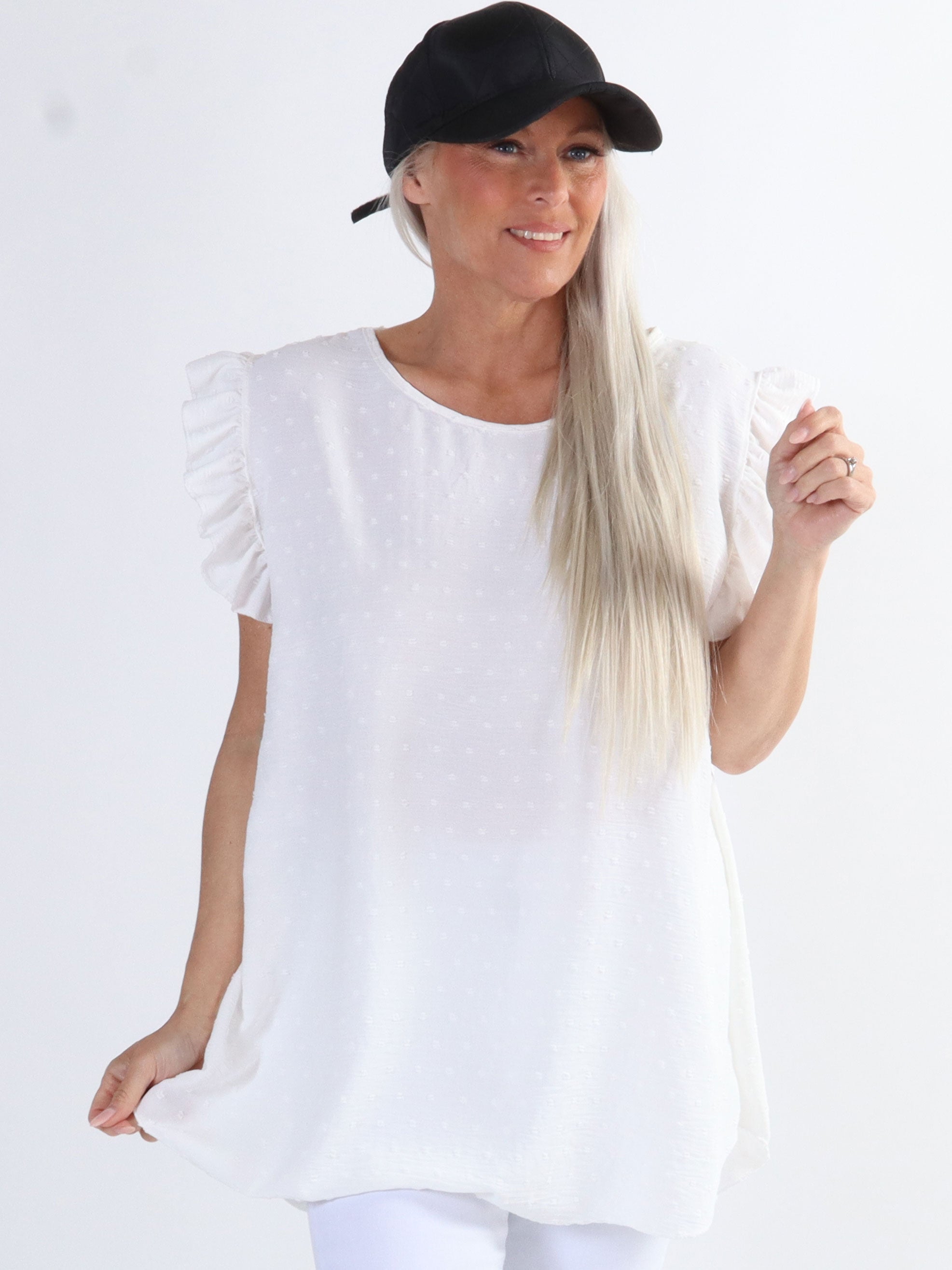 Evig - Sød plus size tunika med prikker og flæseærmer