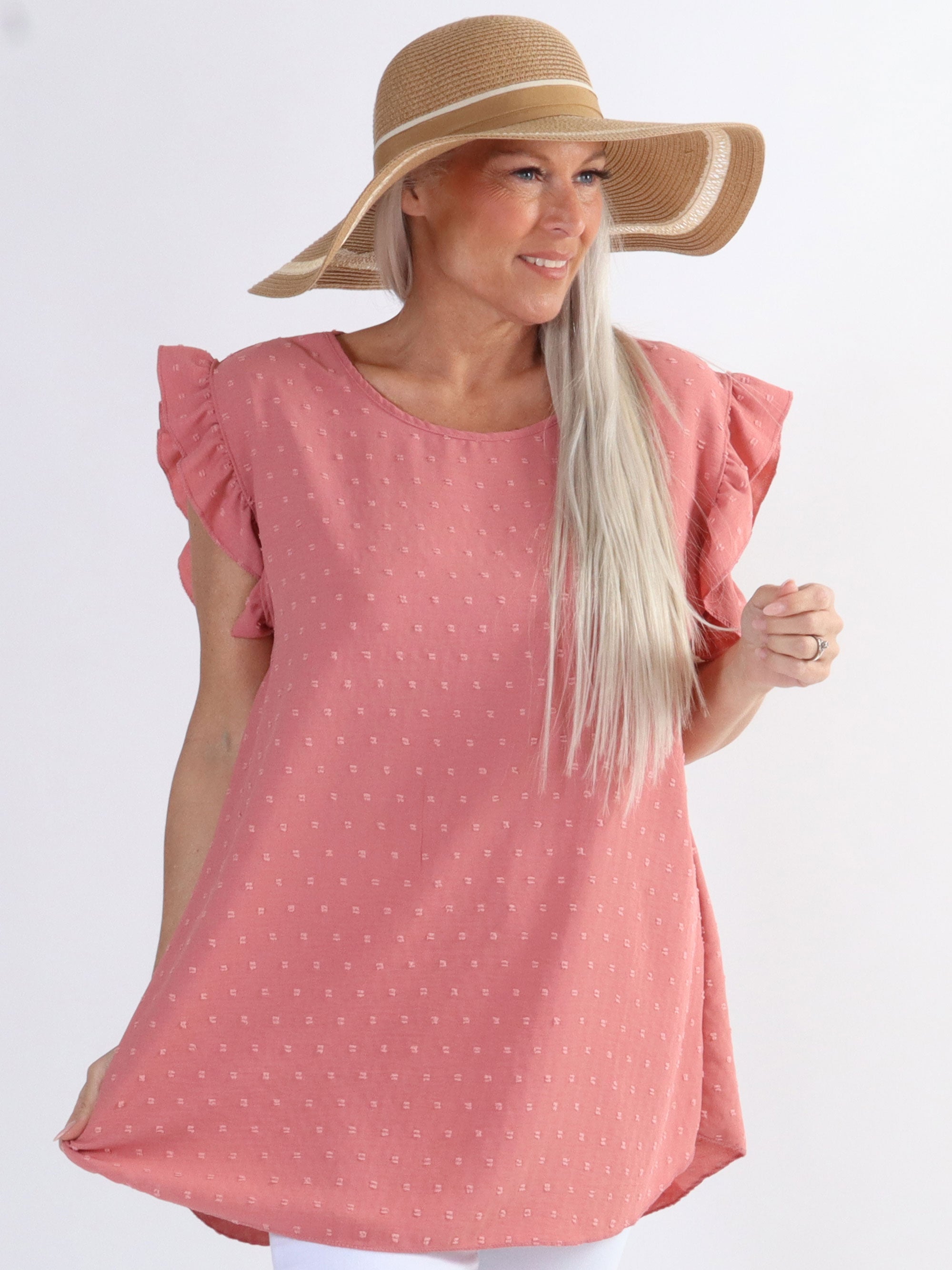 Evig - Sød plus size tunika med prikker og flæseærmer