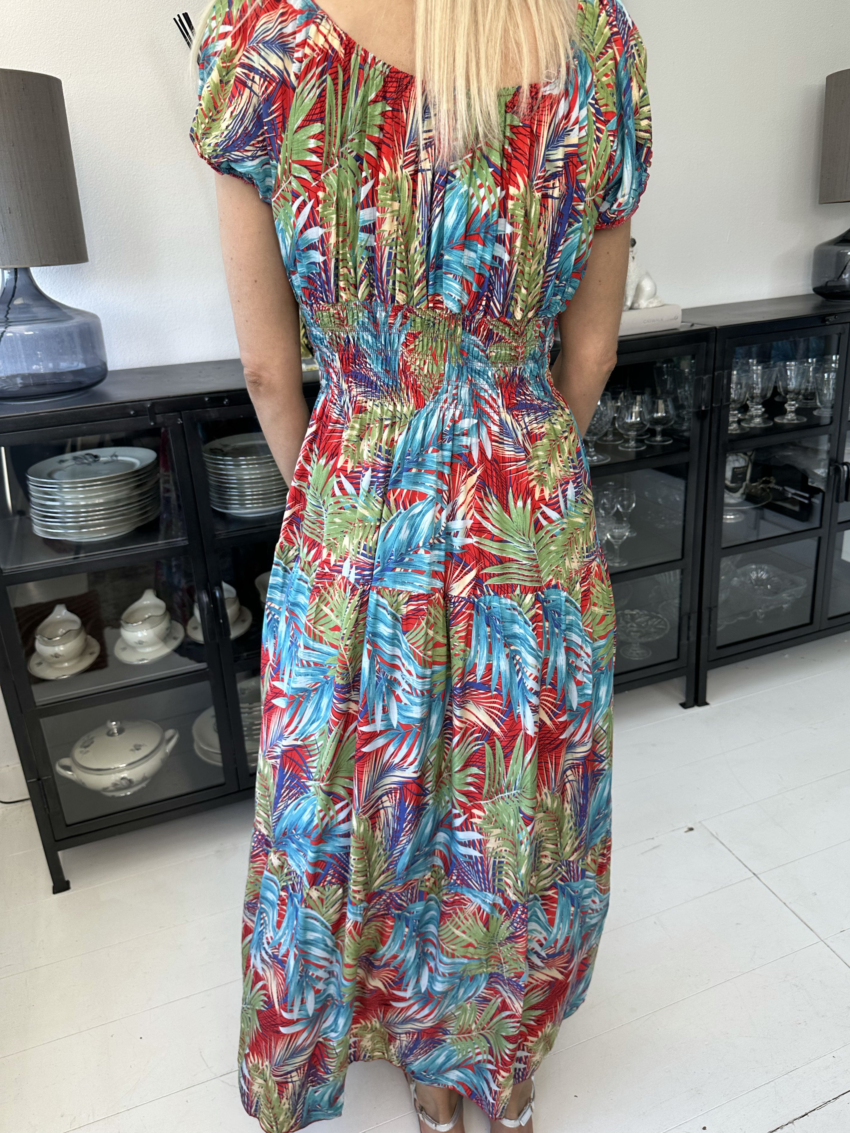 Finalia palm - Lang kjole med smock og palmemotiv