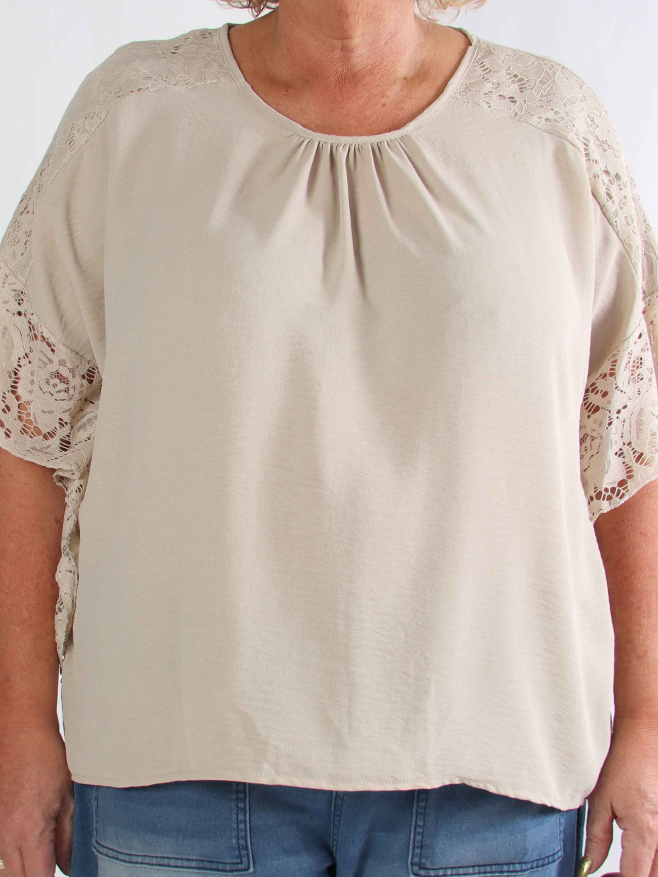 Frazzine Shirt - Plus size tunika i løs pasform med blondekant ved ærmerne